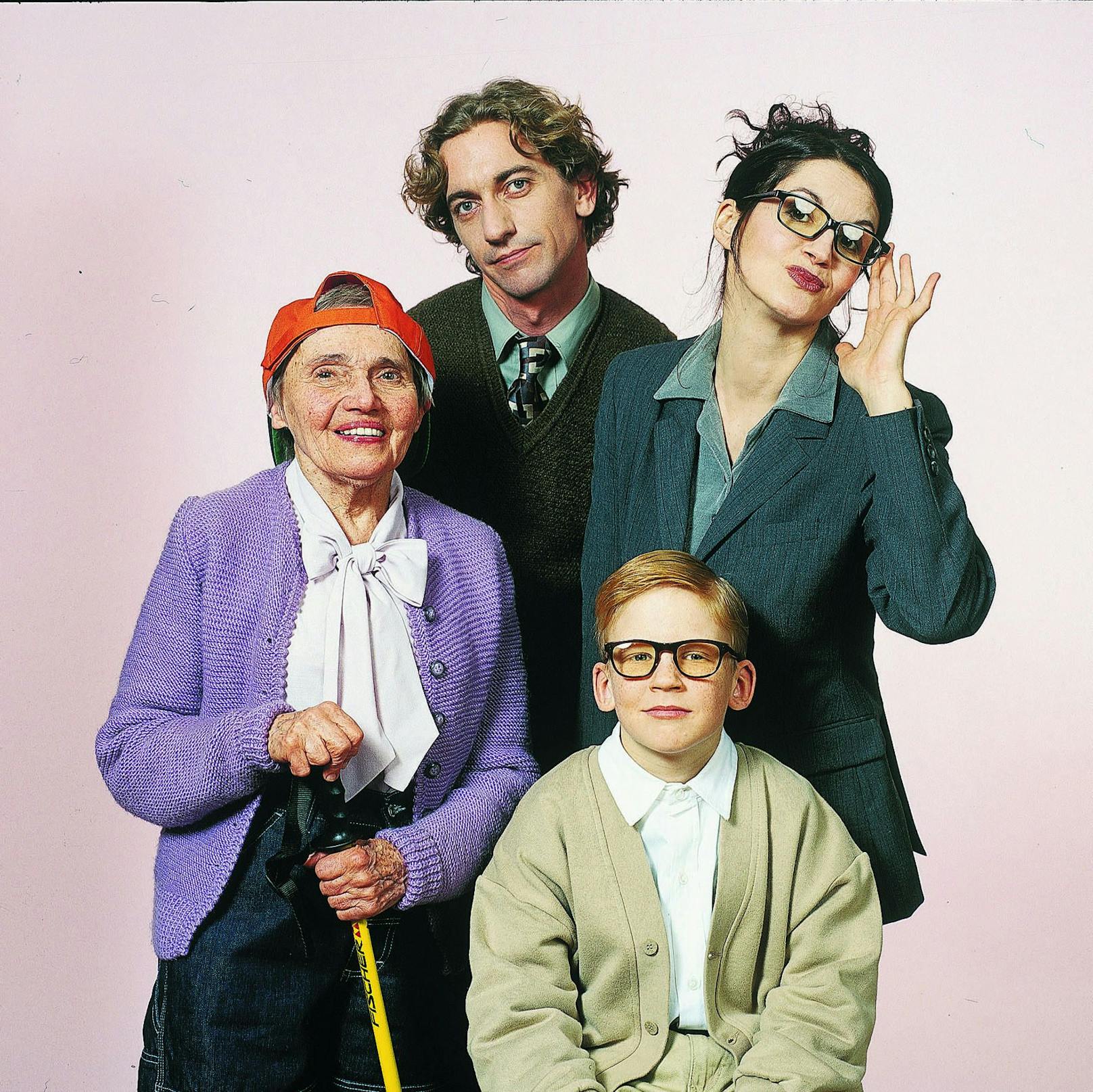 1999 – also vor 25 Jahren – zog die erste Familie Putz in den XXXLutz ein: Oma Putz, Papa Putz, Mama Putz und der kleine Putzi Putz.