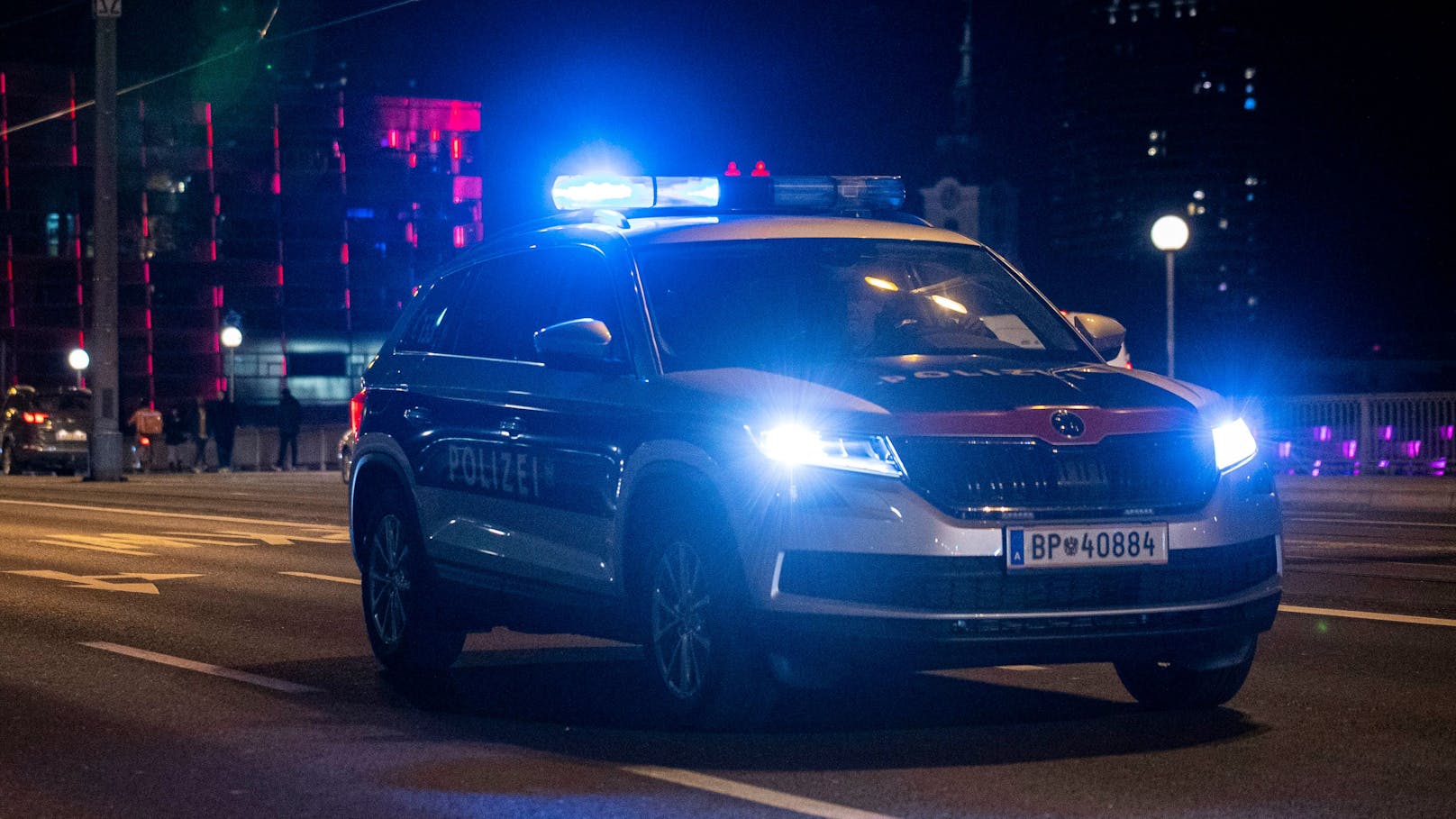 Polizei nimmt Autofahrer (33) in Wien Reisepass weg