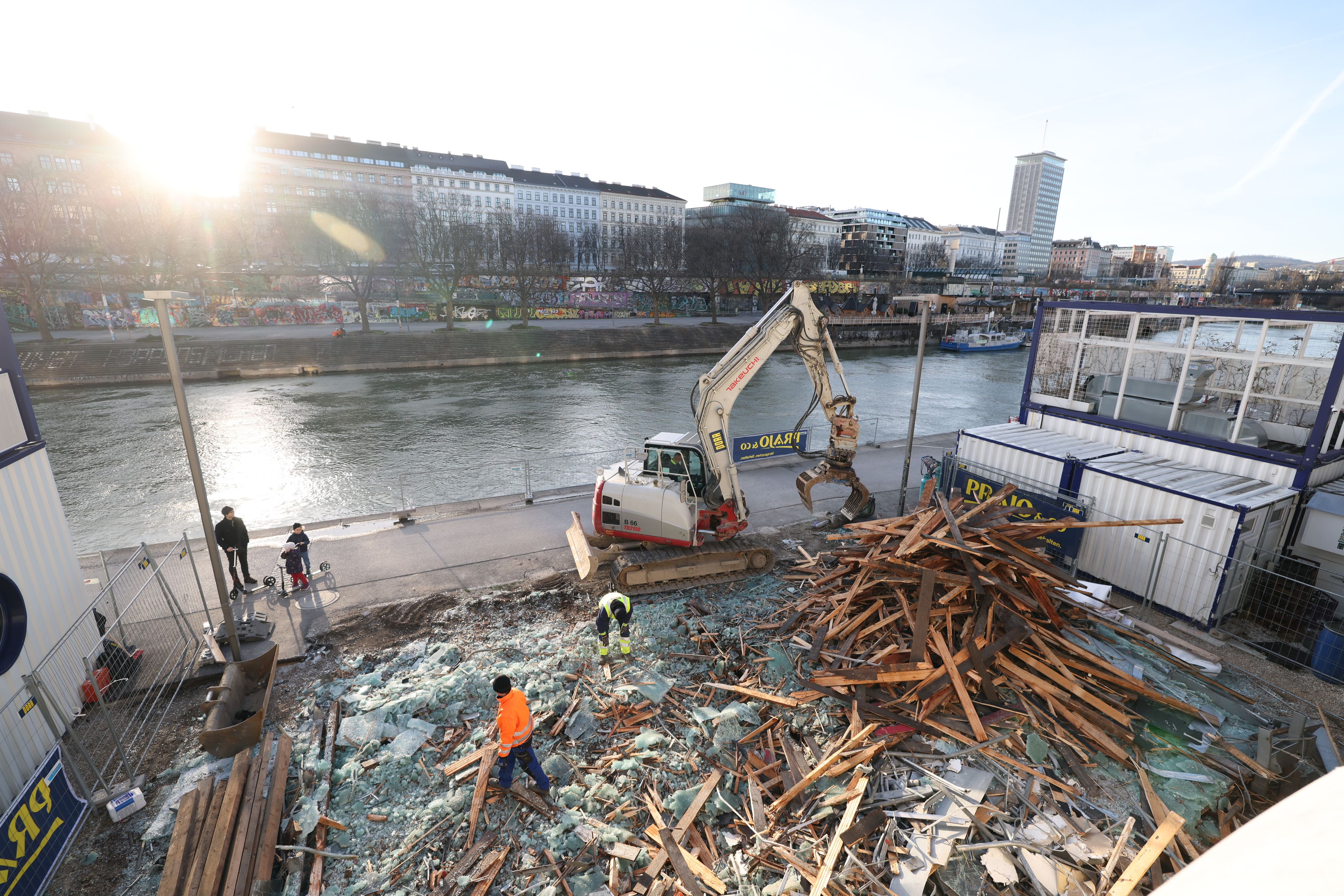 Das Glashaus am Donaukanal wurde abgerissen – hier soll ein kleiner Park hinkommen.&nbsp;