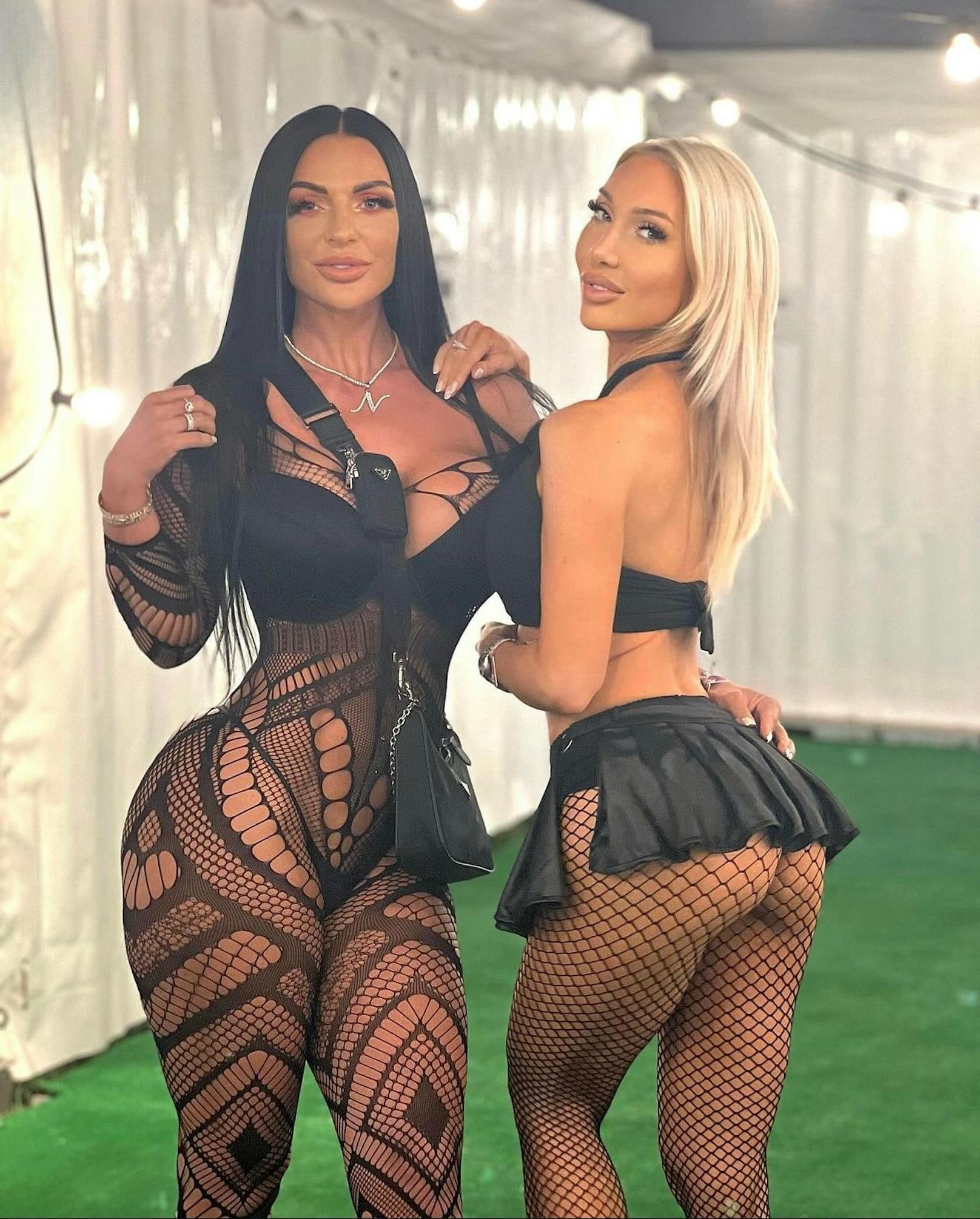 Das Wiener Erotik-Model Conny Hawk (re.) und ihre beste Freundin Nadine Kerastas – auf Instagram hat Nadine fast 3 Millionen Follower.