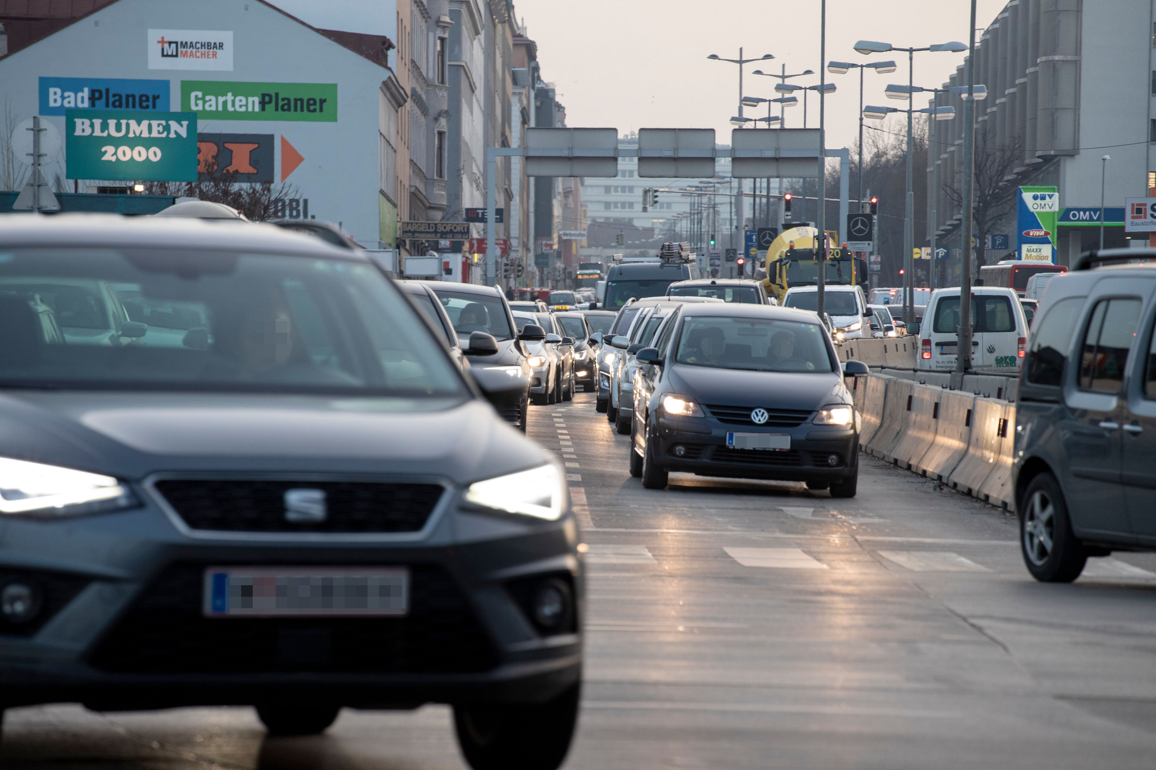 Das hohe Verkehrsaufkommen und die Parkplatz-Problematik ist nicht nur in Wien ein Problem. Symbolbild. 