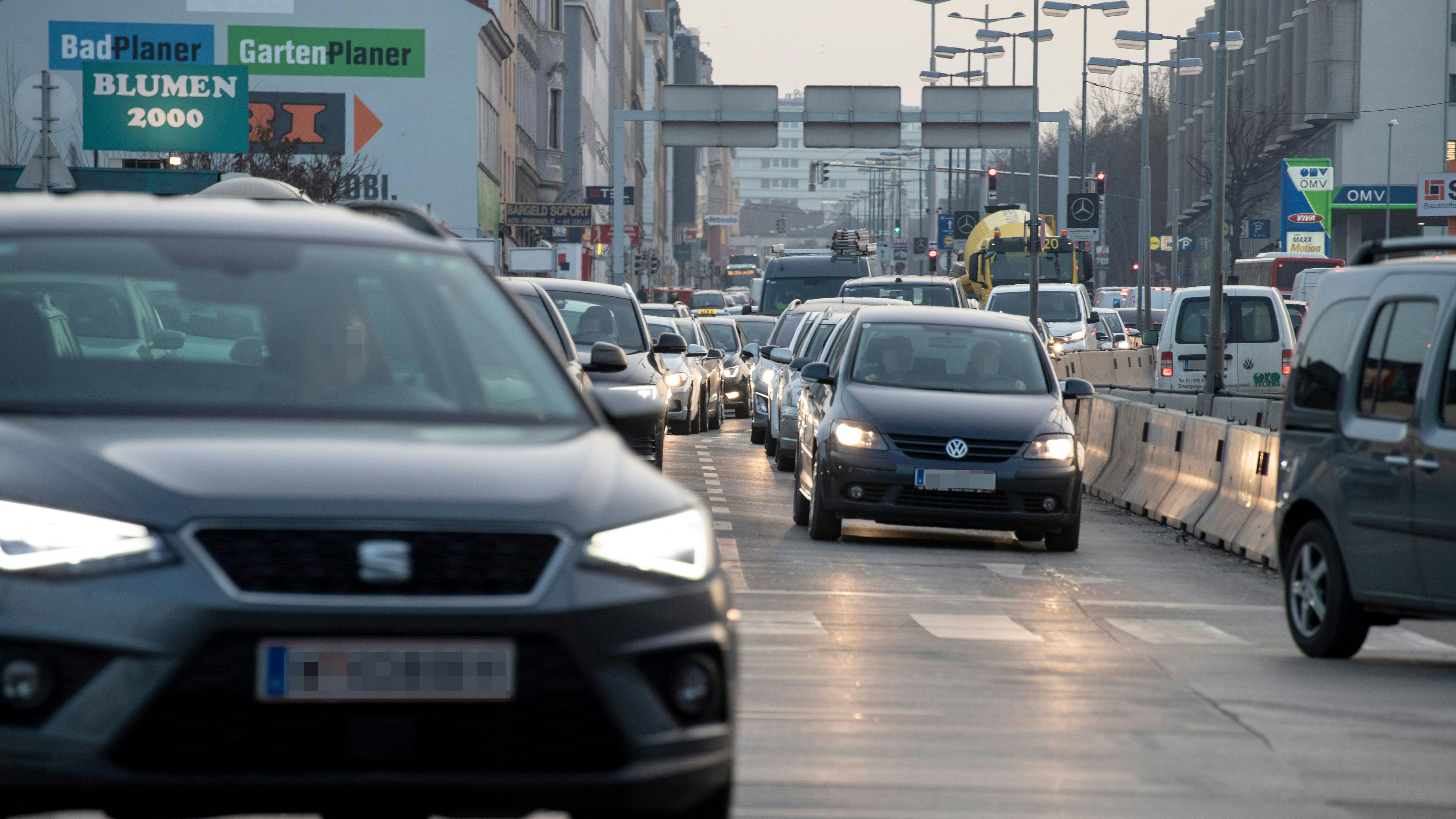 Das hohe Verkehrsaufkommen und die Parkplatz-Problematik ist nicht nur in Wien ein Problem. Symbolbild. 