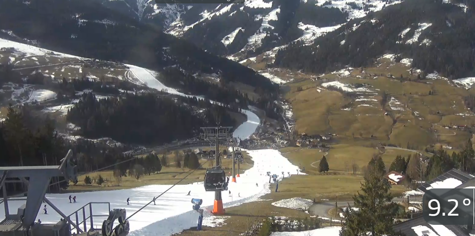 So sieht das Skifahren in Teilen Österreichs derzeit aus.