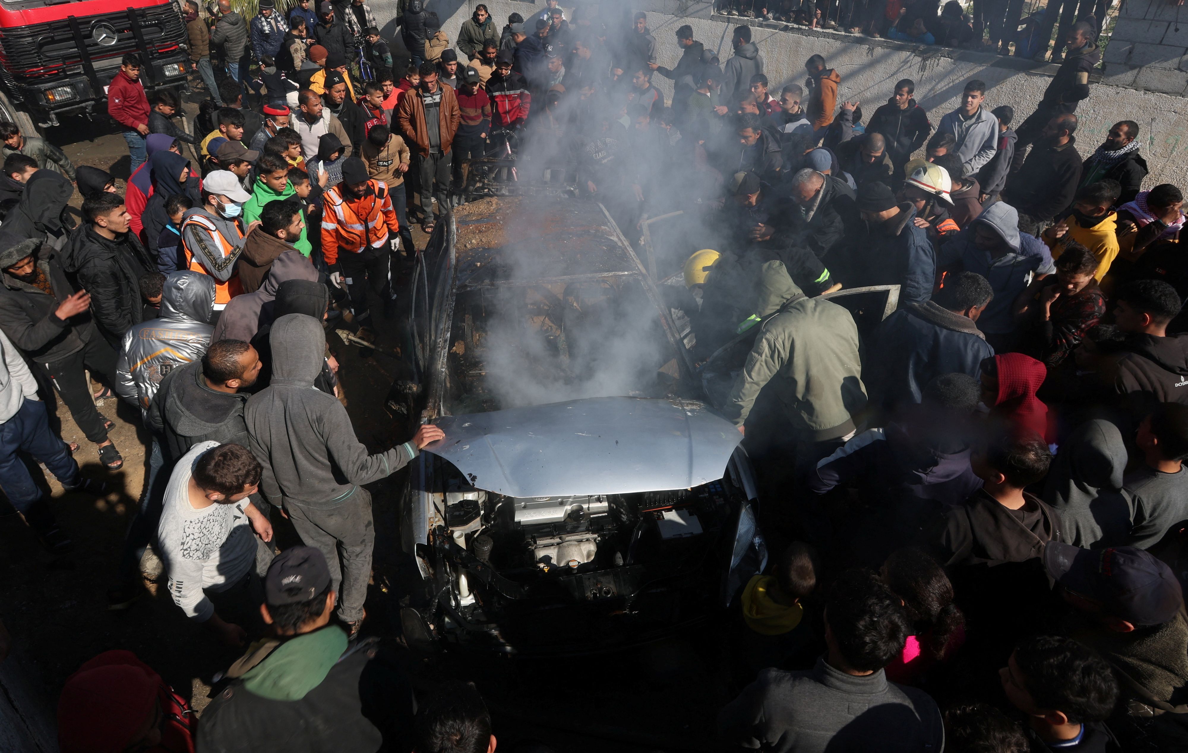 Immer wieder kommt es in Rafah im Südwesten des Gazastreifens zu israelischen Angriffen. Viele Menschen können trotz der Nähe zu Ägypten nicht fliehen.