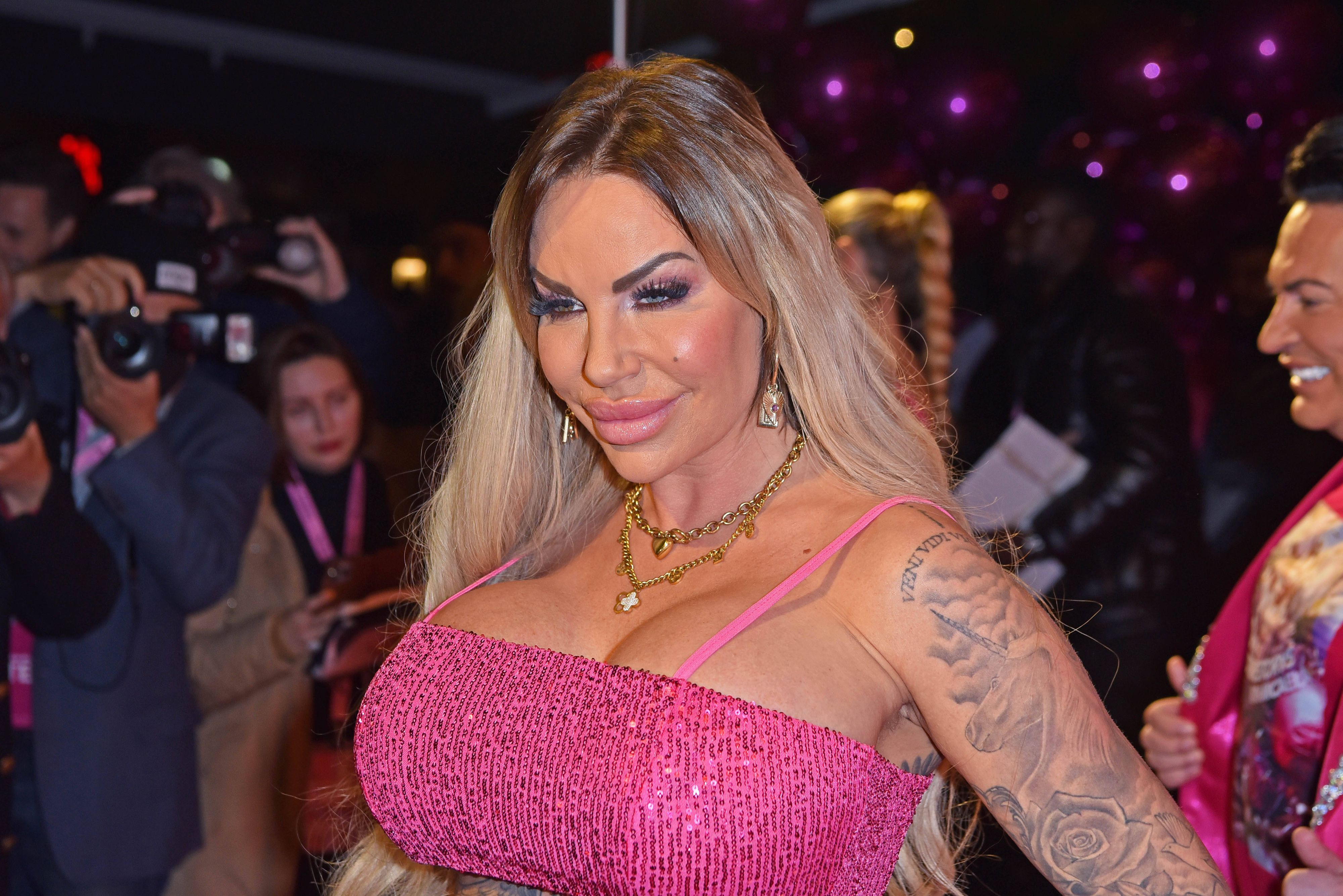 Gina-Lisa hat genug von gescheiterten Dates und startet ihre eigene Dating-Soap.