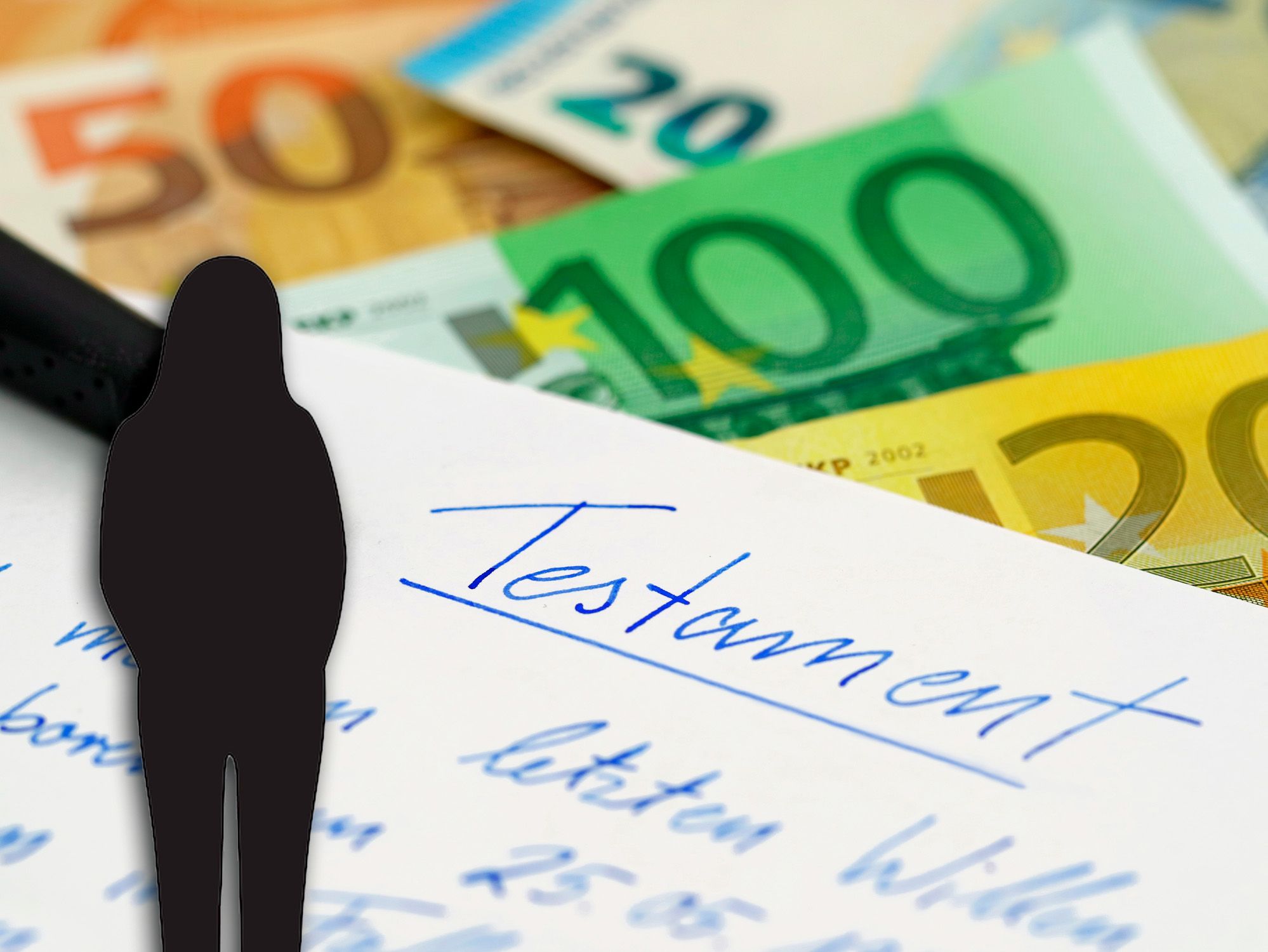 Eine 54-jährige Wienerin soll ihre Familie gestalkt haben, nachdem sie die Hälfte ihres Erbes verlor.