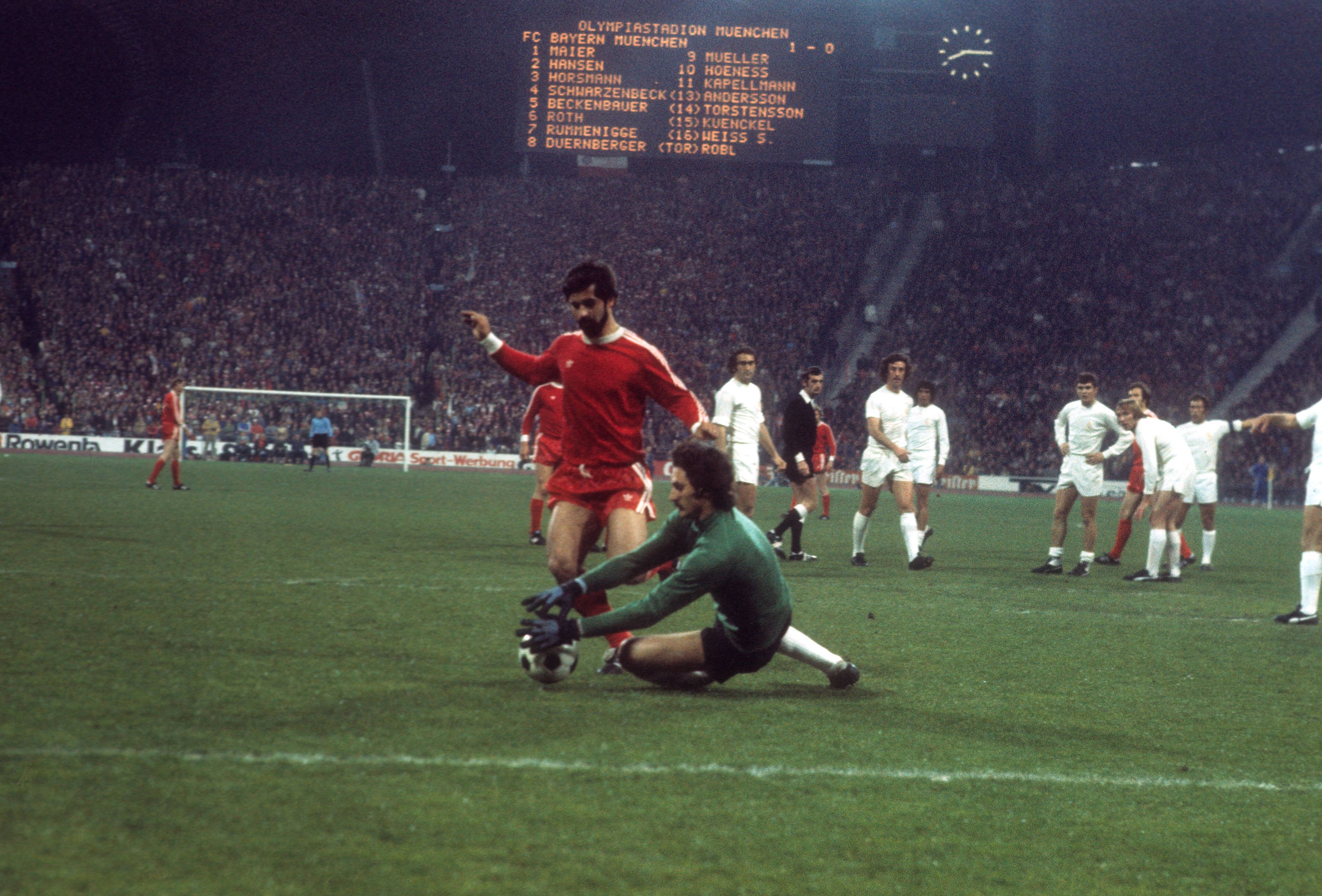 Im Pokal der Landesmeister 1976 war Legende Gerd Müller der Gegenspieler von Miguel Angel Gonzalez.