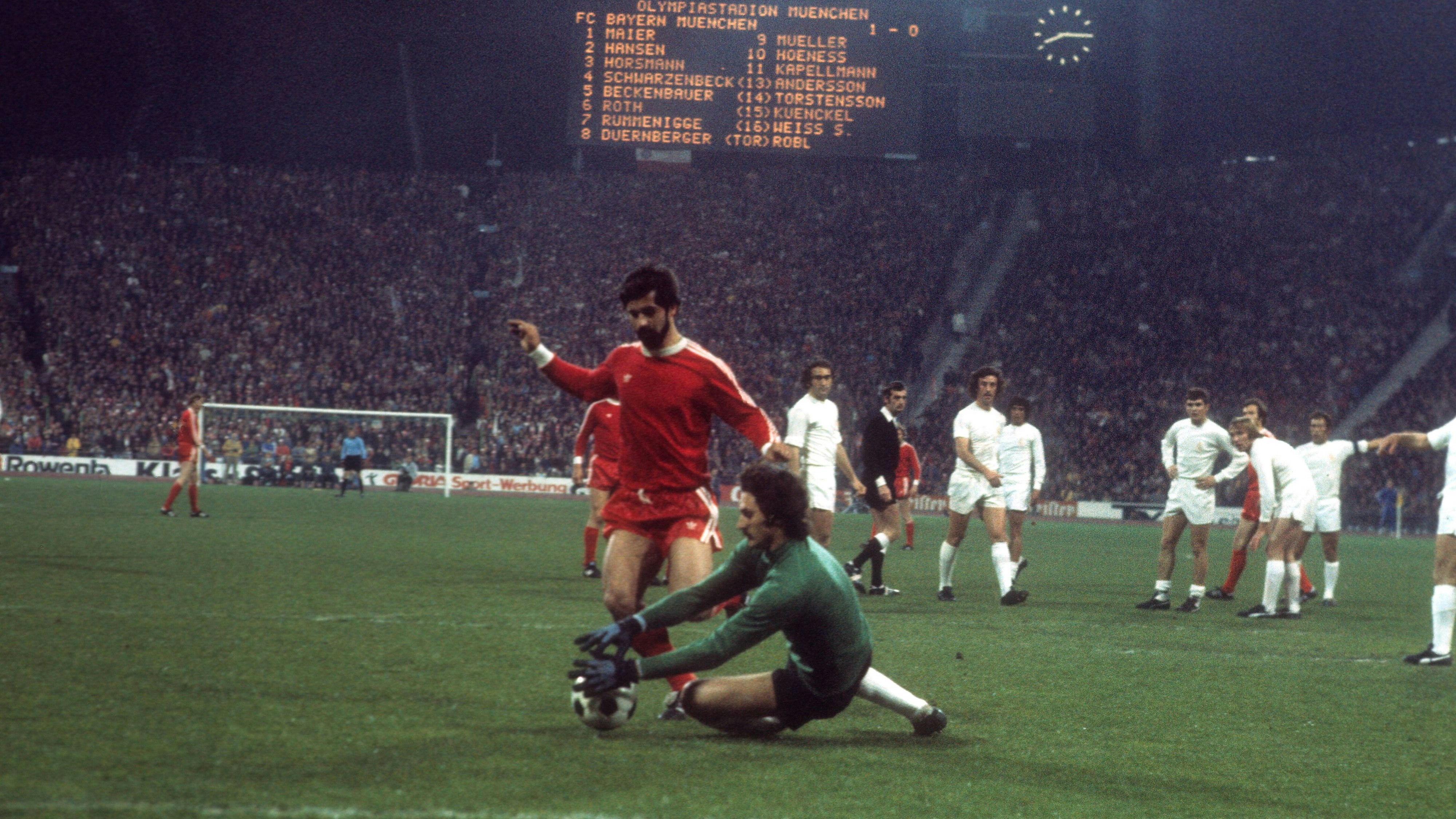 Im Pokal der Landesmeister 1976 war Legende Gerd Müller der Gegenspieler von Miguel Angel Gonzalez.