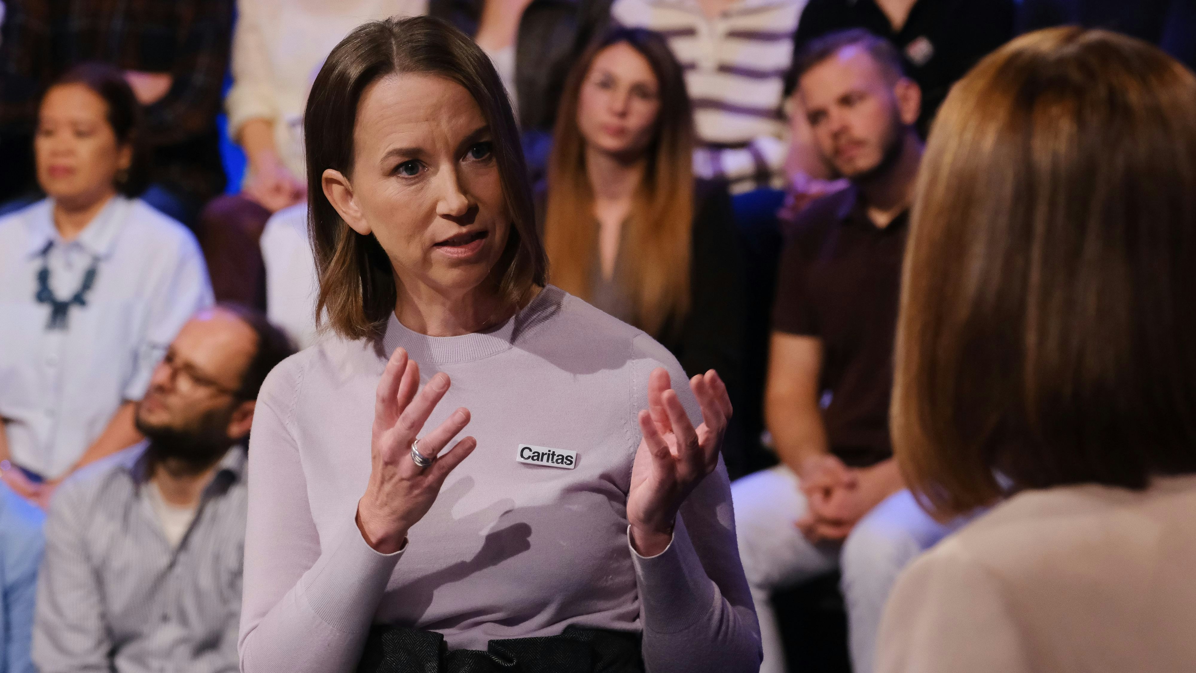 Caritas-Generalsekretärin Anna Parr hält nichts von einer Bezahlkarte für Asylwerber.