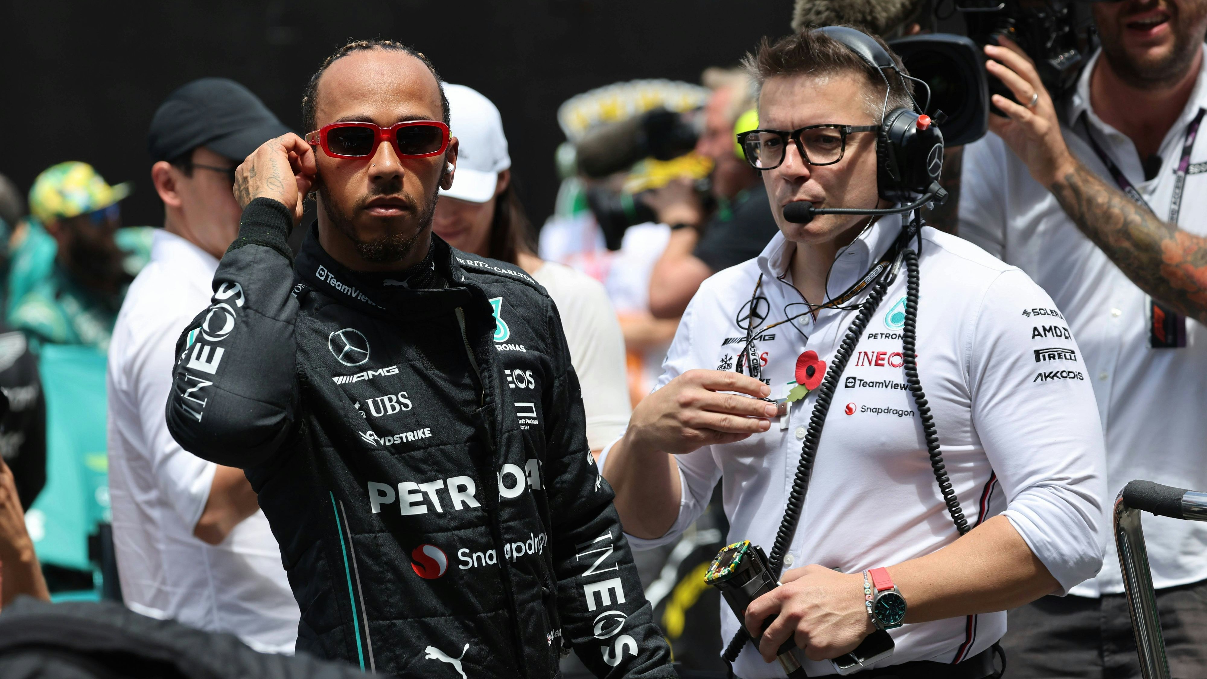 Lewis Hamilton mit Renningenieur Peter Bonnington.