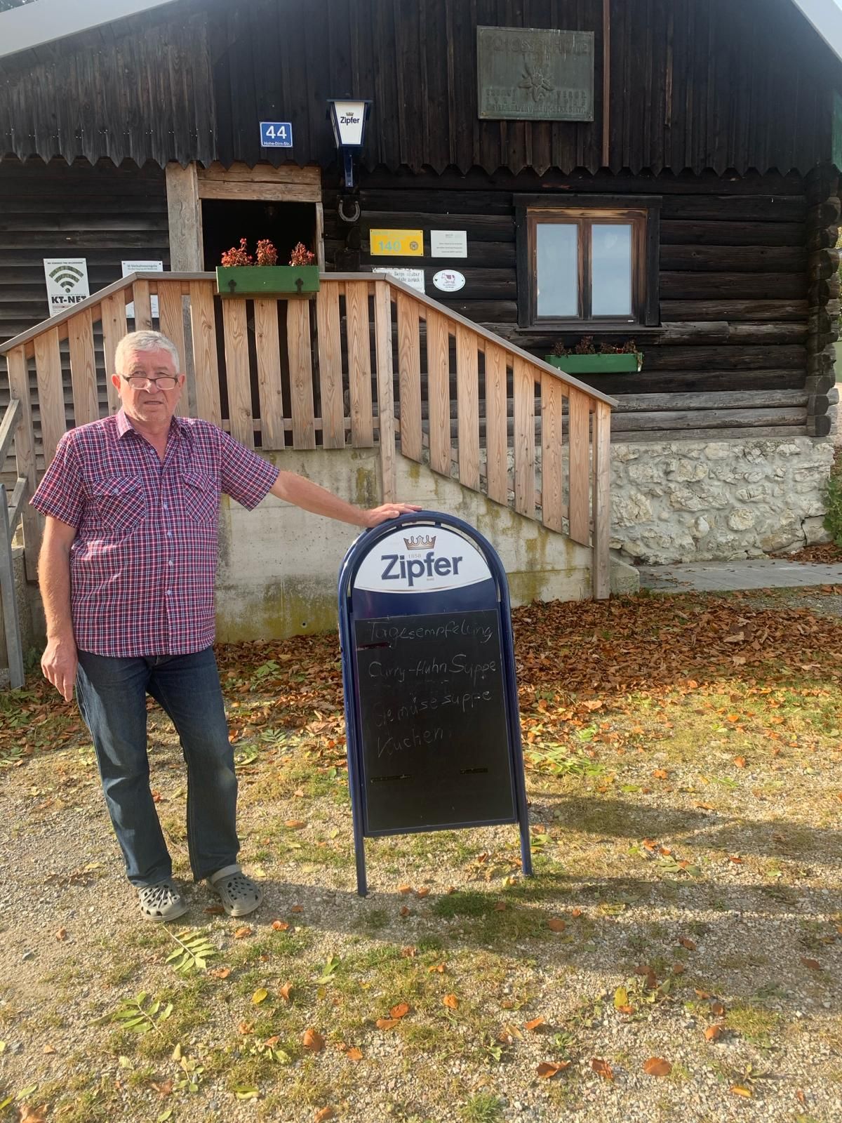 Sucht noch Personal für die Sommersaison zwischen Mai und Oktober: Harald Ritter, Pächter der Schosserhütte.