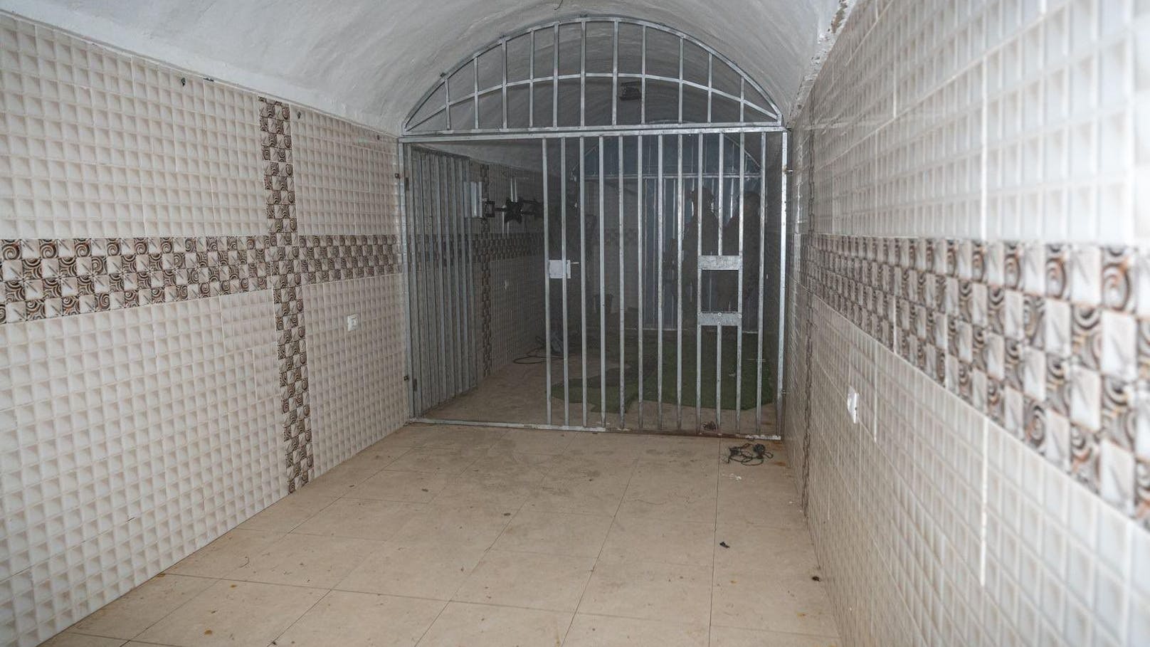 Hamas-Geiseln werden in Tunnel-Zellen eingesperrt