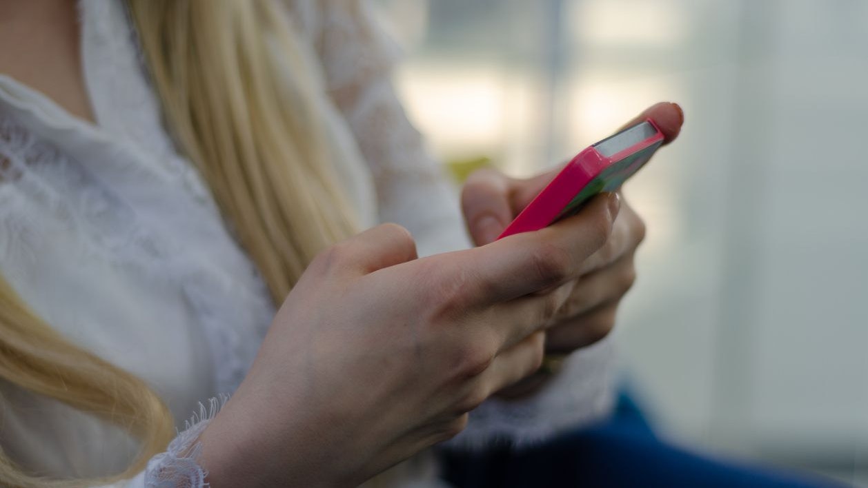 Wer im Internet postet, soll das nur unter Angabe des vollen Vor- und Nachnamens machen dürfen. (Symbolbild)