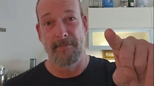 Ö3-Star Robert Kratky übt harte Kritik an Comedian Oliver Pocher. 