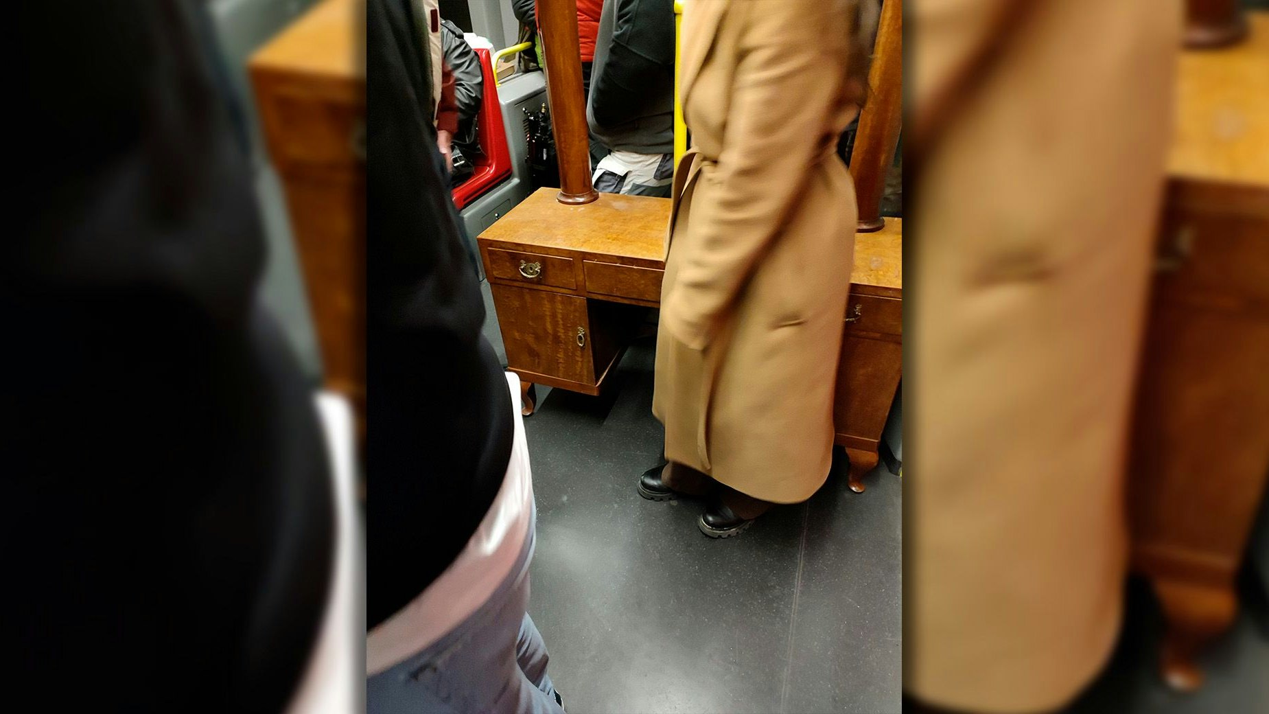 Skurriler Transport in der Wiener U-Bahn