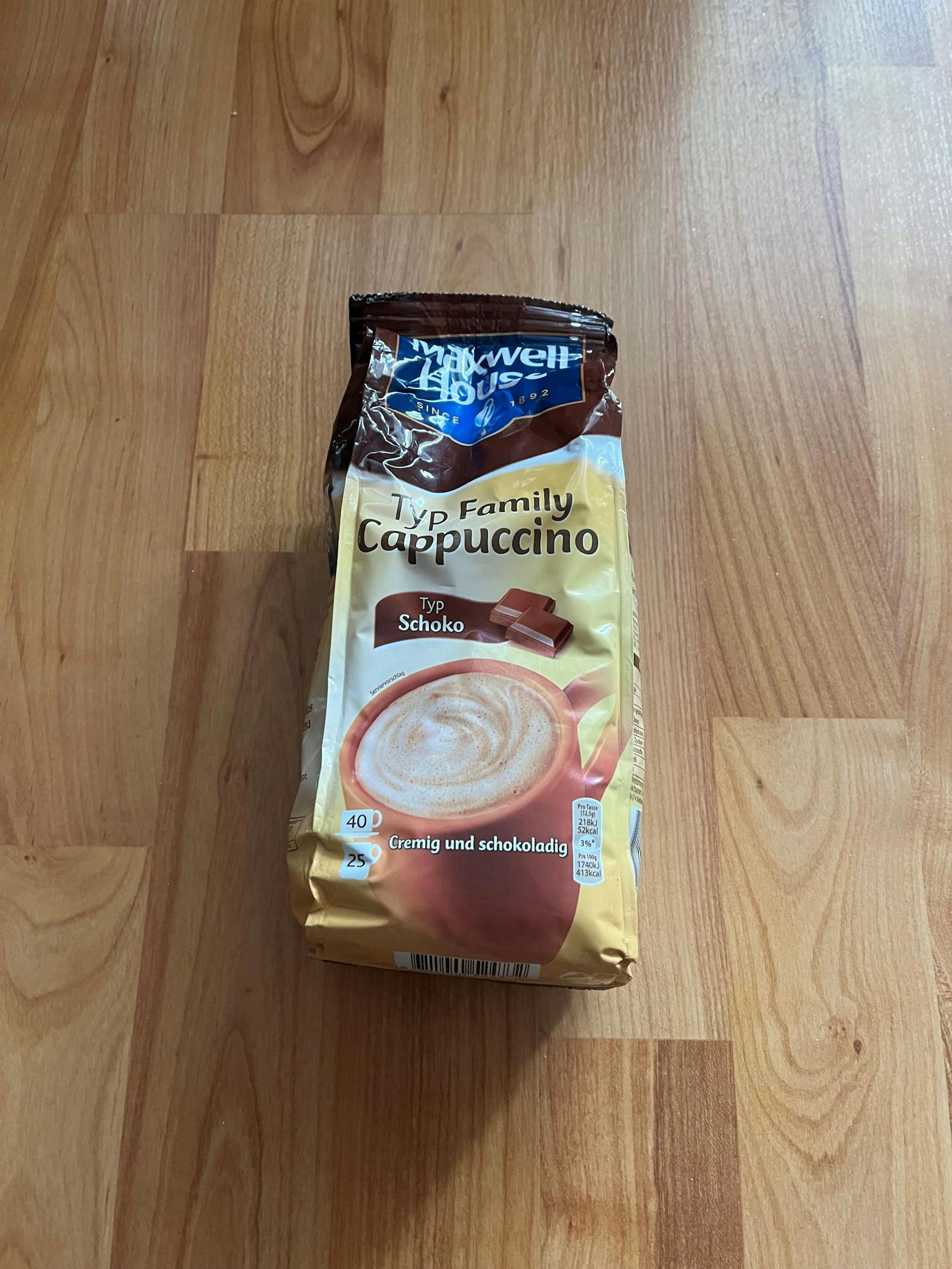 Der Kaffee kostet im Supermarkt 5,69 Euro - beim Diskonter ist er 2 Euro billiger.