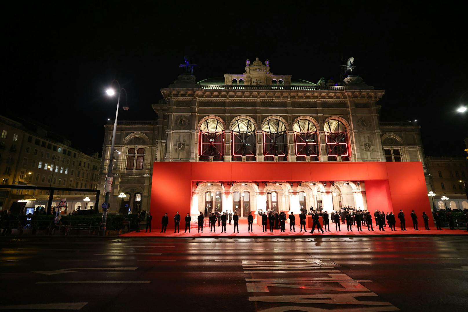 Am 8. Februar 2024 heißt es an der Wiener Oper wieder "Alles Walzer!"