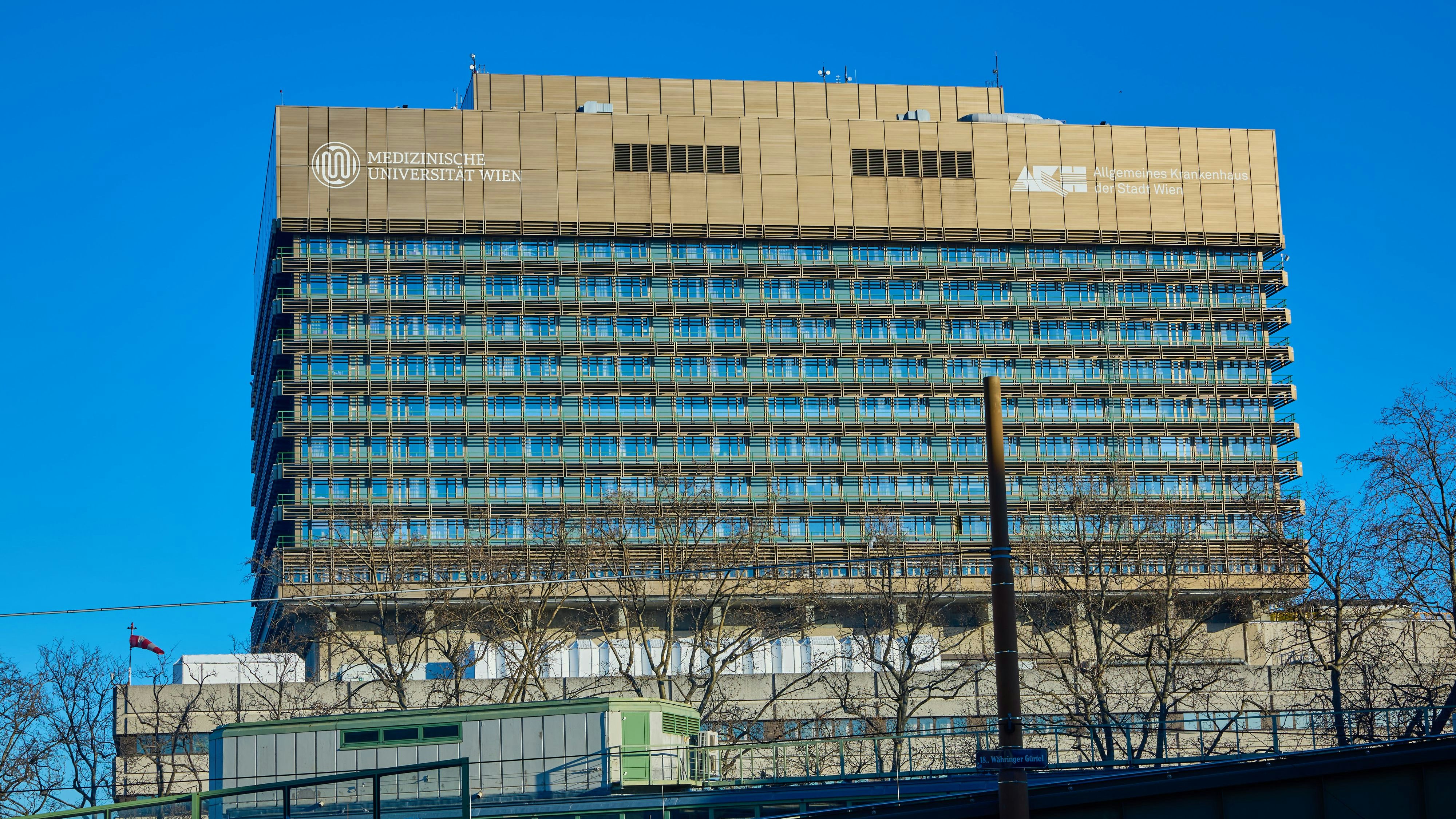 Heute.at - Bub (7) nach Fenstersturz im Wiener AKH verstorben