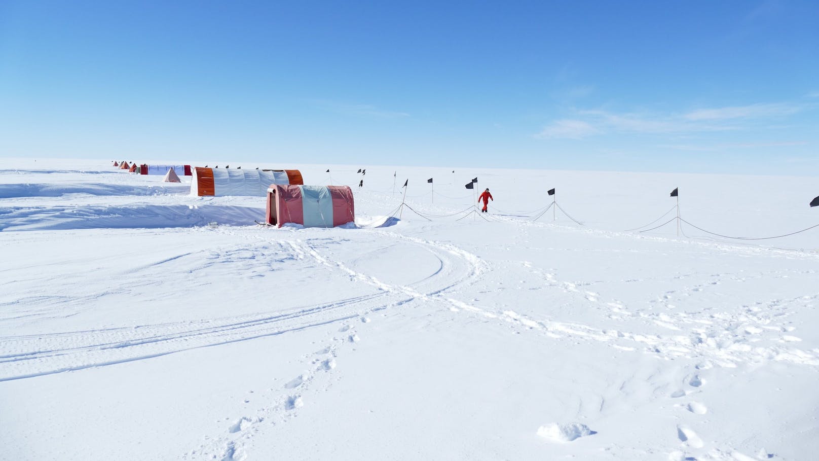 2019 bohrten sich die Wissenschaftler am Skytrain Eisdom&nbsp;in die Tiefe. Erst nach 651 Metern erreichten sie den Felsengrund.
