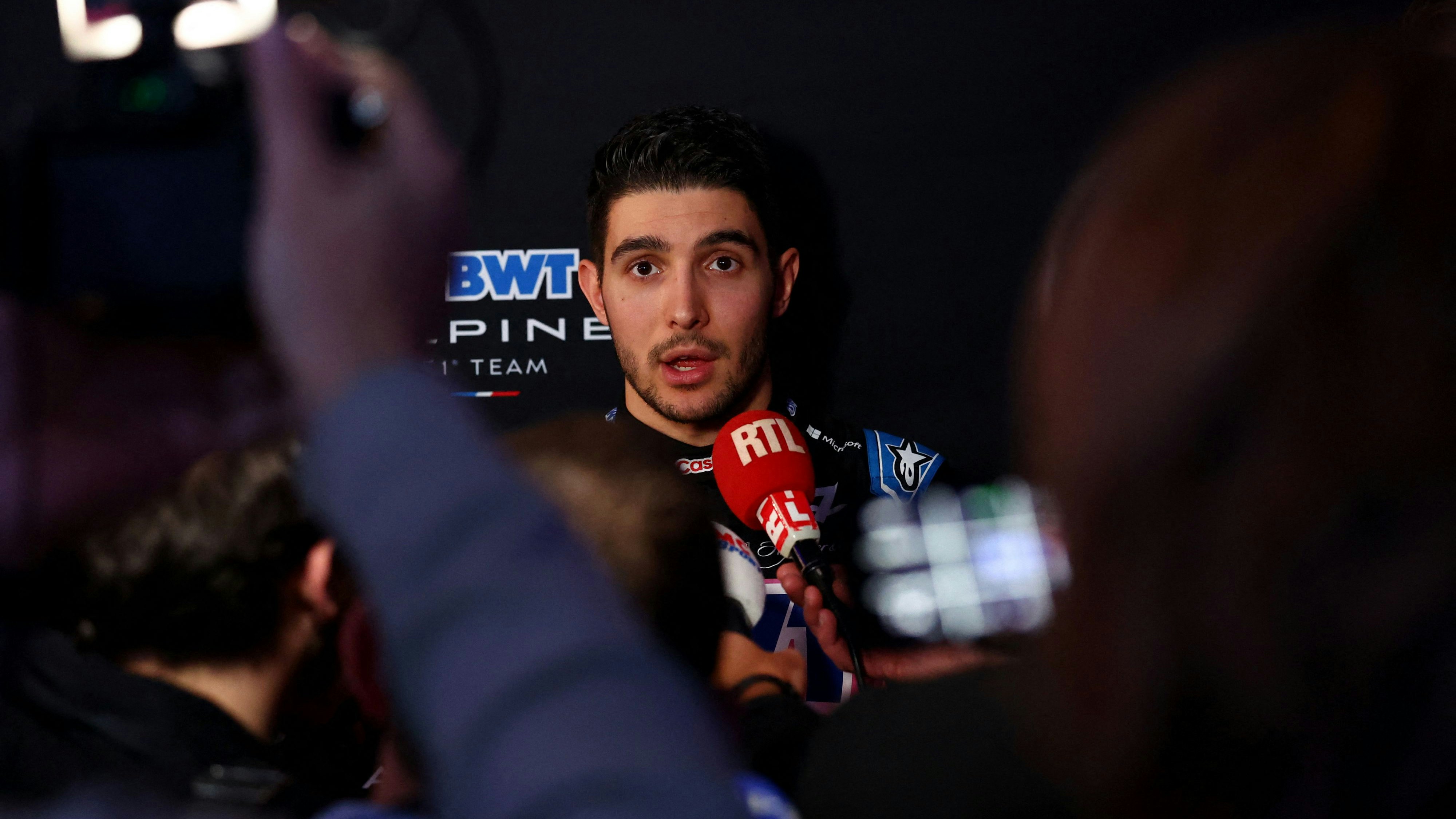 Formel-1-Pilot Esteban Ocon betont seine Verbindungen zu Mercedes. 