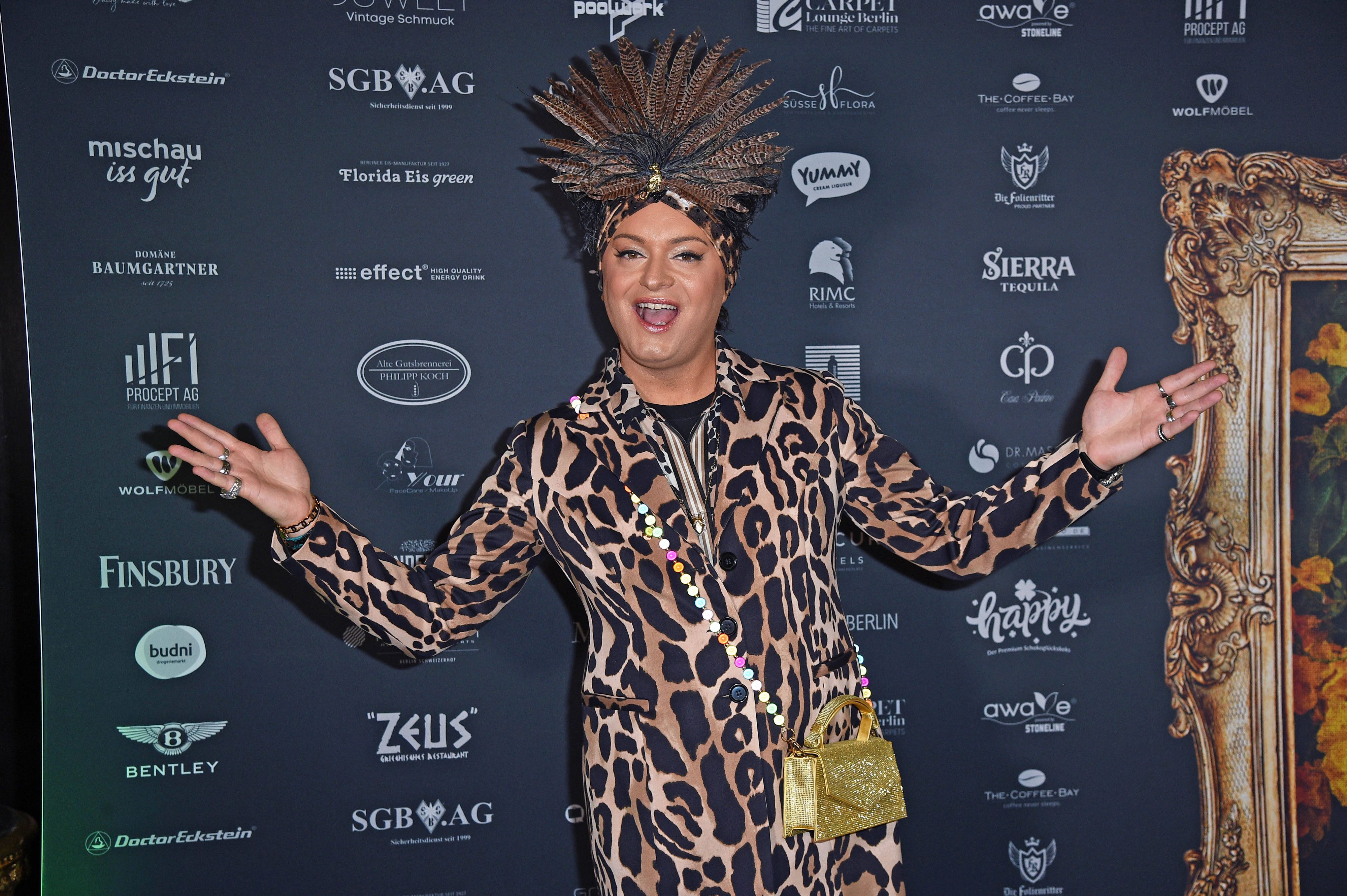 Julian F. M. Stoeckel nimmt sich kein Blatt vor den Mund