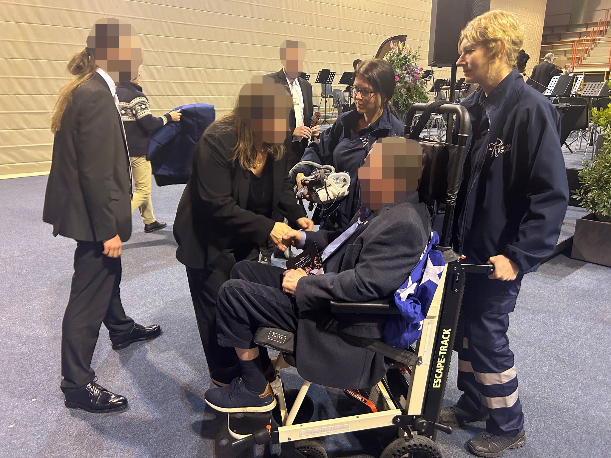 Der künstliche Sauerstoff wurde nicht benötigt: Das Treffen mit seinen Musikerkollegen erfüllte den Patienten.