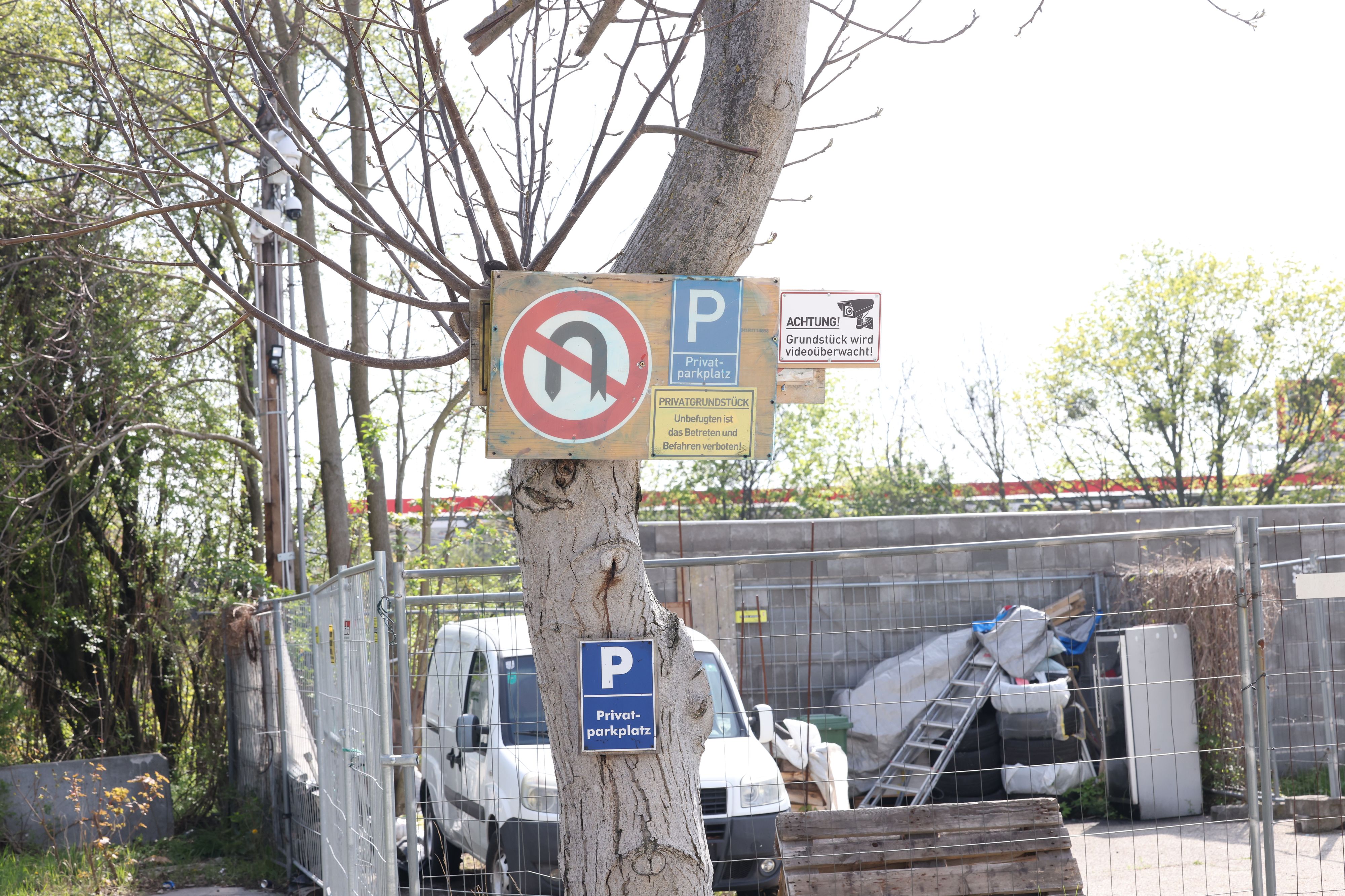 Bei solchen Schildern ist besondere Vorsicht geboten. (Archivbild)