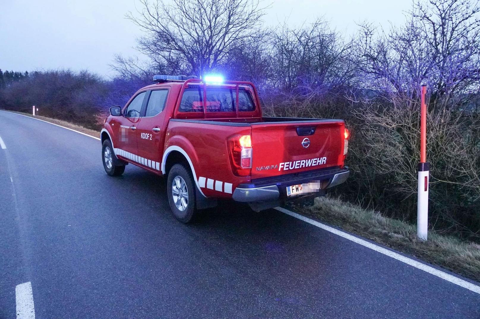 Der Pkw-Lenker rammte auch einen entgegenkommenden FF-Pick-up.