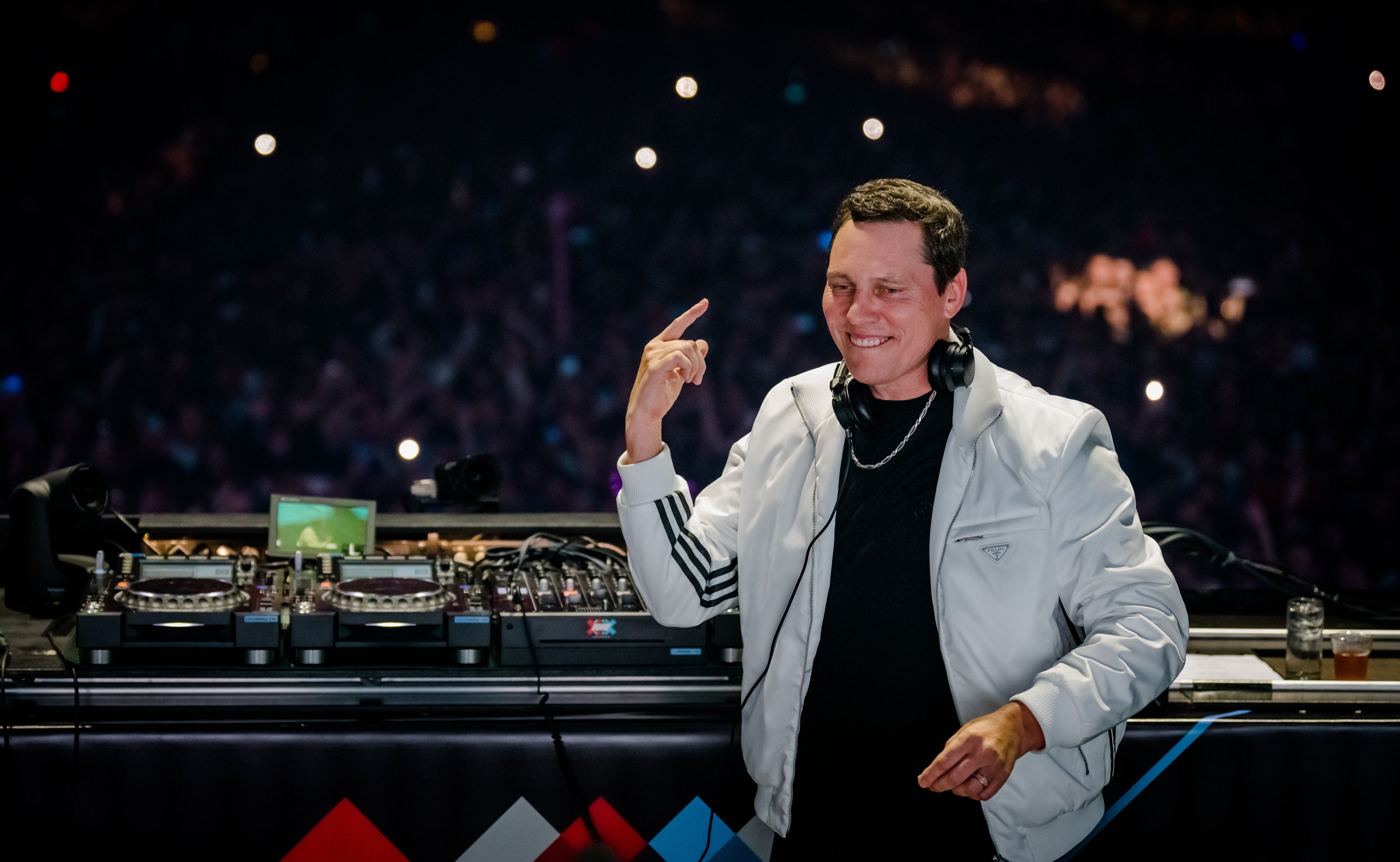 Der Niederländer sollte als erster In-Game-DJ Super-Bowl-Geschichte schreiben. Doch <strong>DJ Tiësto</strong> sagt seinen Auftritt kurzfristig ab.