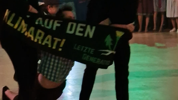 Aktivisten der Letzten Generation haben die Eröffnungszeremonie des Bauernbundballs gestört.