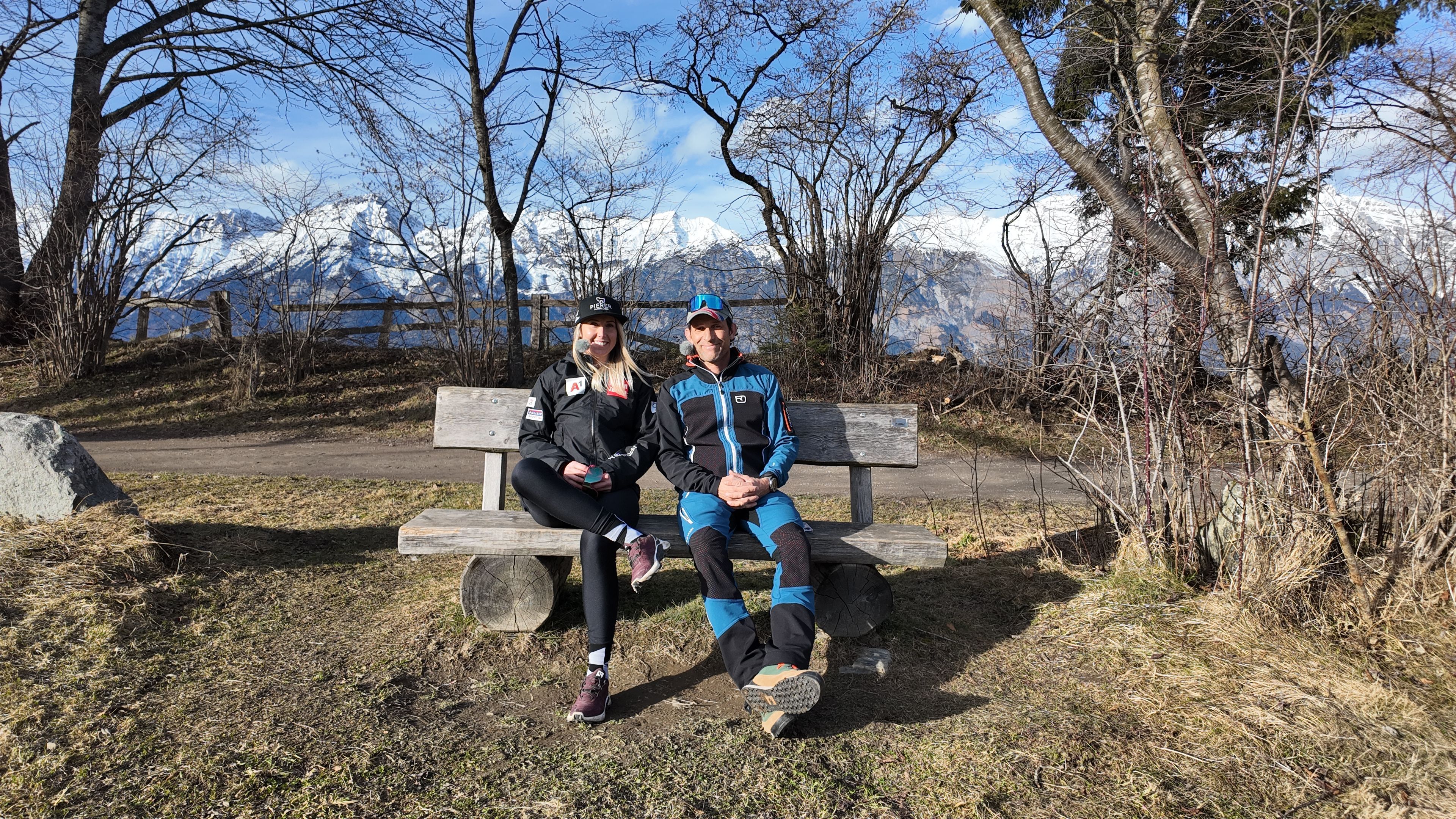 Conny Hütter wandert mit Tom Walek.