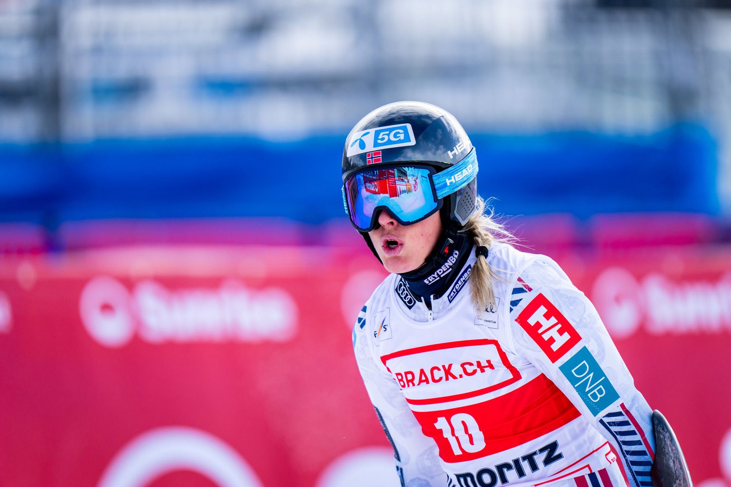 Ski-Star Elena Curtoni muss ebenso die Saison beenden. 
