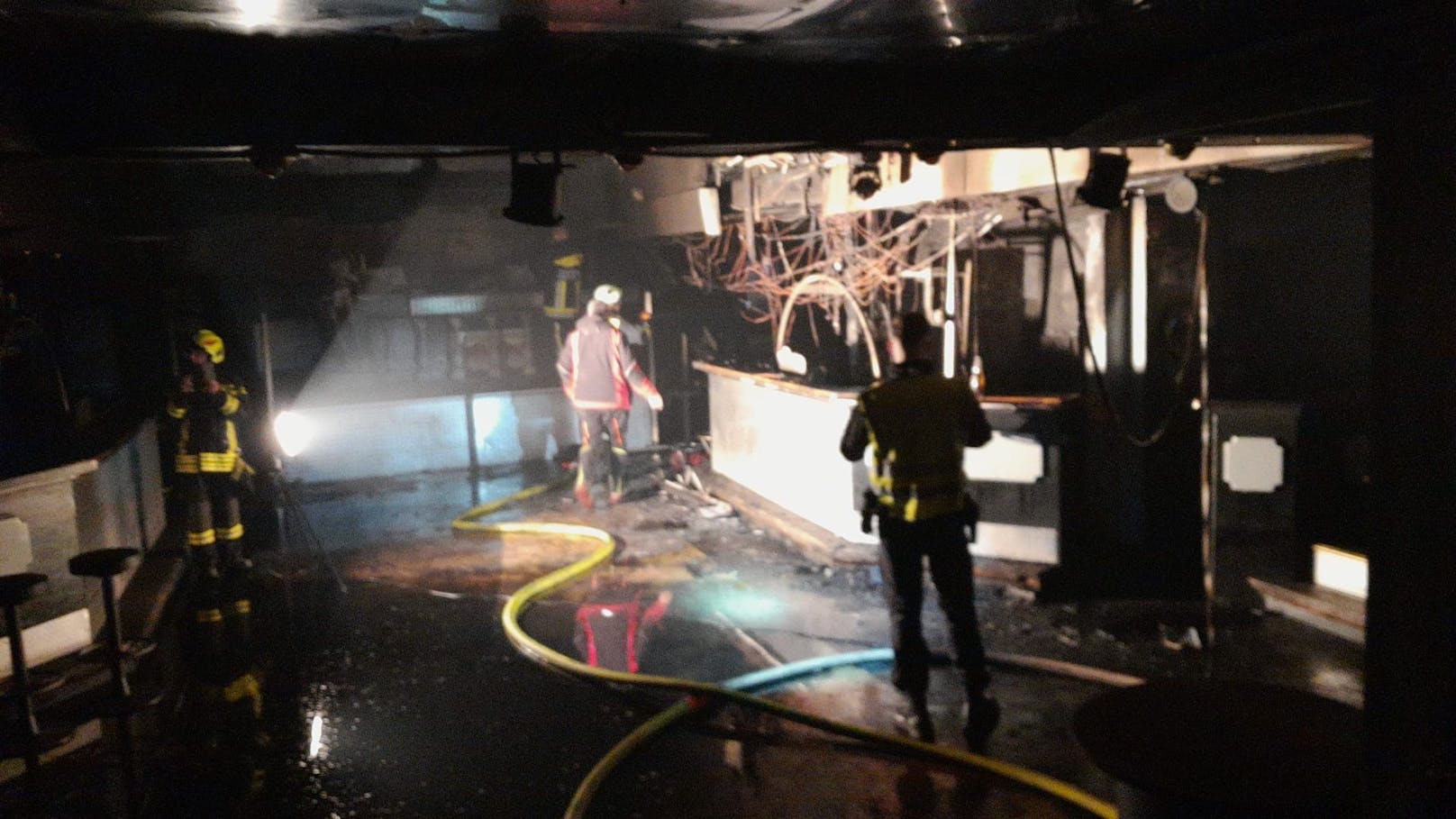 Die Club-Discothek Sachs brannte am Freitag teilweise aus.