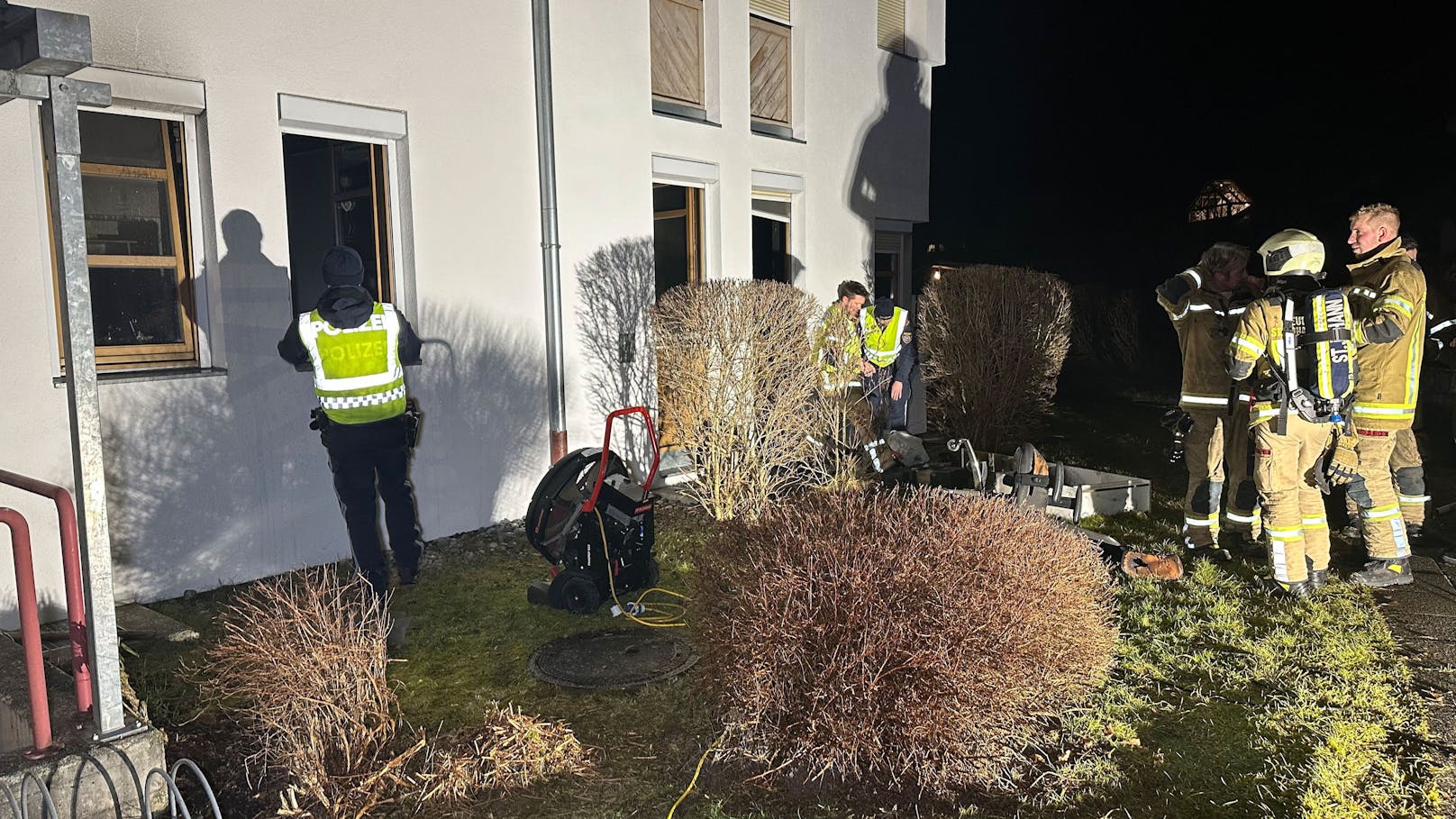 In St. Johann in Tirol kam es am Freitag (09.02.2024) zu einem großen Feuerwehreinsatz. 