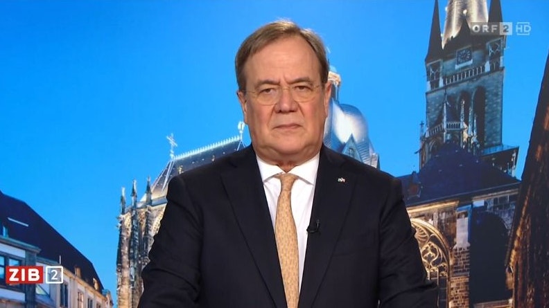 Der ehemalige CDU-Kanzlerkandidat Armin Laschet am späten Sonntagabend in der ORF-"ZIB2".