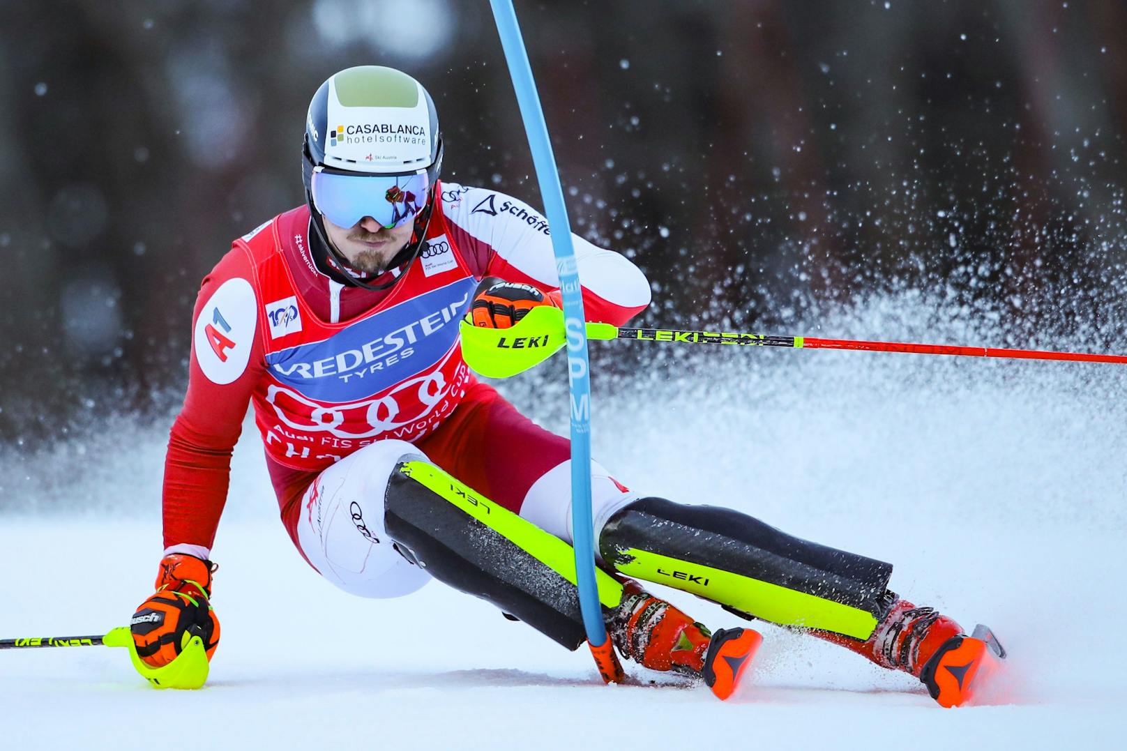 Die Speedbewerbe in Chamonix wurden abgesagt. Der Slalom im französischen Skiort fand aber statt. Der Schweizer Daniel Yule stellte bei seinem Sieg einen Weltrekord auf. Vom 30. Platz im ersten Durchgang raste der Technik-Spezialist zum Sieg. Manuel Feller wurde Vierter, baute seine Führung im Slalom-Weltcup auf den Deutschen Linus Strasser auf 164 Punkte aus.
