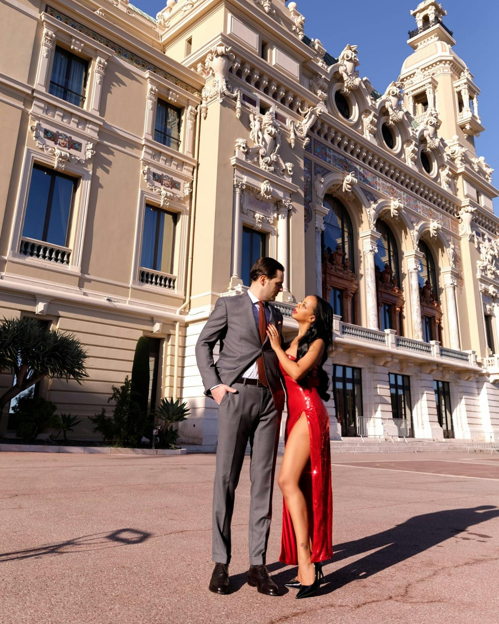 Auch nach fast fünf Jahren immer noch so verliebt wie am ersten Tag: Bahati und ihr Verlobter Marzio sexy in Monaco - der Wahlheimat von "My Love".  