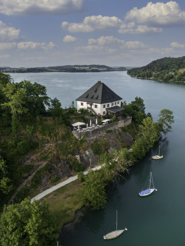 Eine Traumhochzeit mit atemberaubenden Panorama auf den Salzburger Mattsee gibt es zu gewinnen.