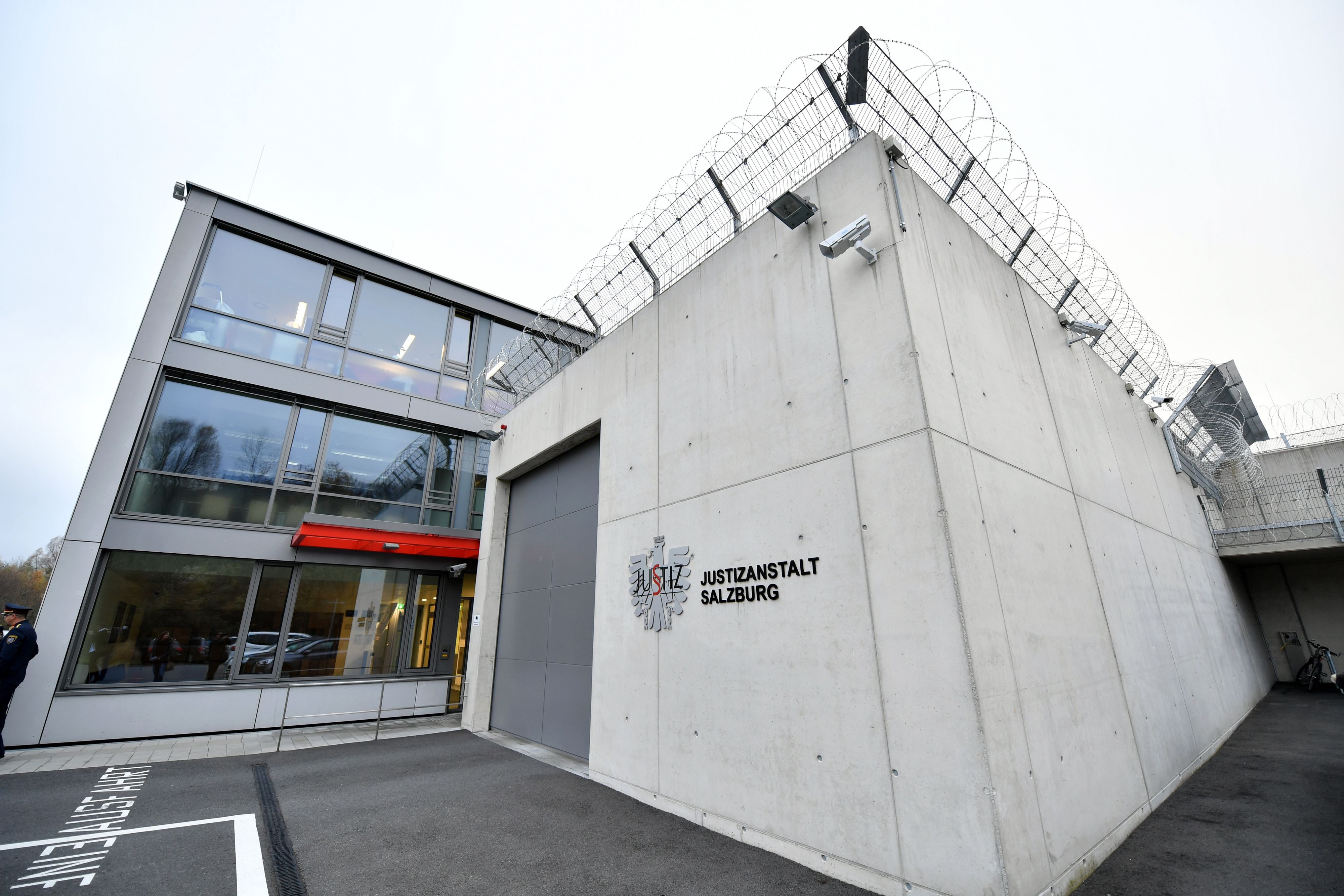 Die unerlaubte Übergabe an einen Häftling waren laut dem Verteidiger 