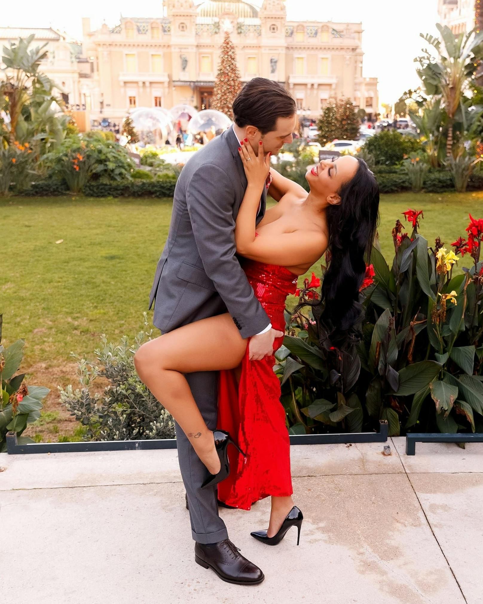 Auch nach fast fünf Jahren immer noch so verliebt wie am ersten Tag: Bahati und ihr Verlobter Marzio sexy in Monaco - der Wahlheimat von "My Love".  