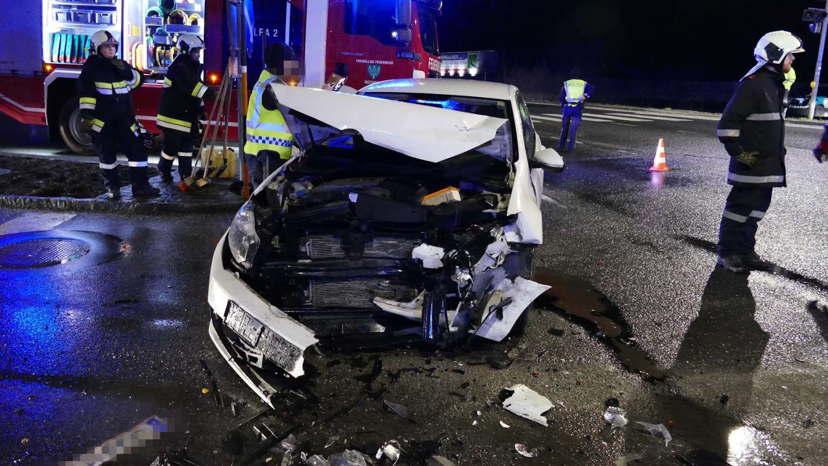 "Heute"-Informationen zufolge soll es aufgrund einer missachteten roten Ampel zu dem Crash gekommen sein.