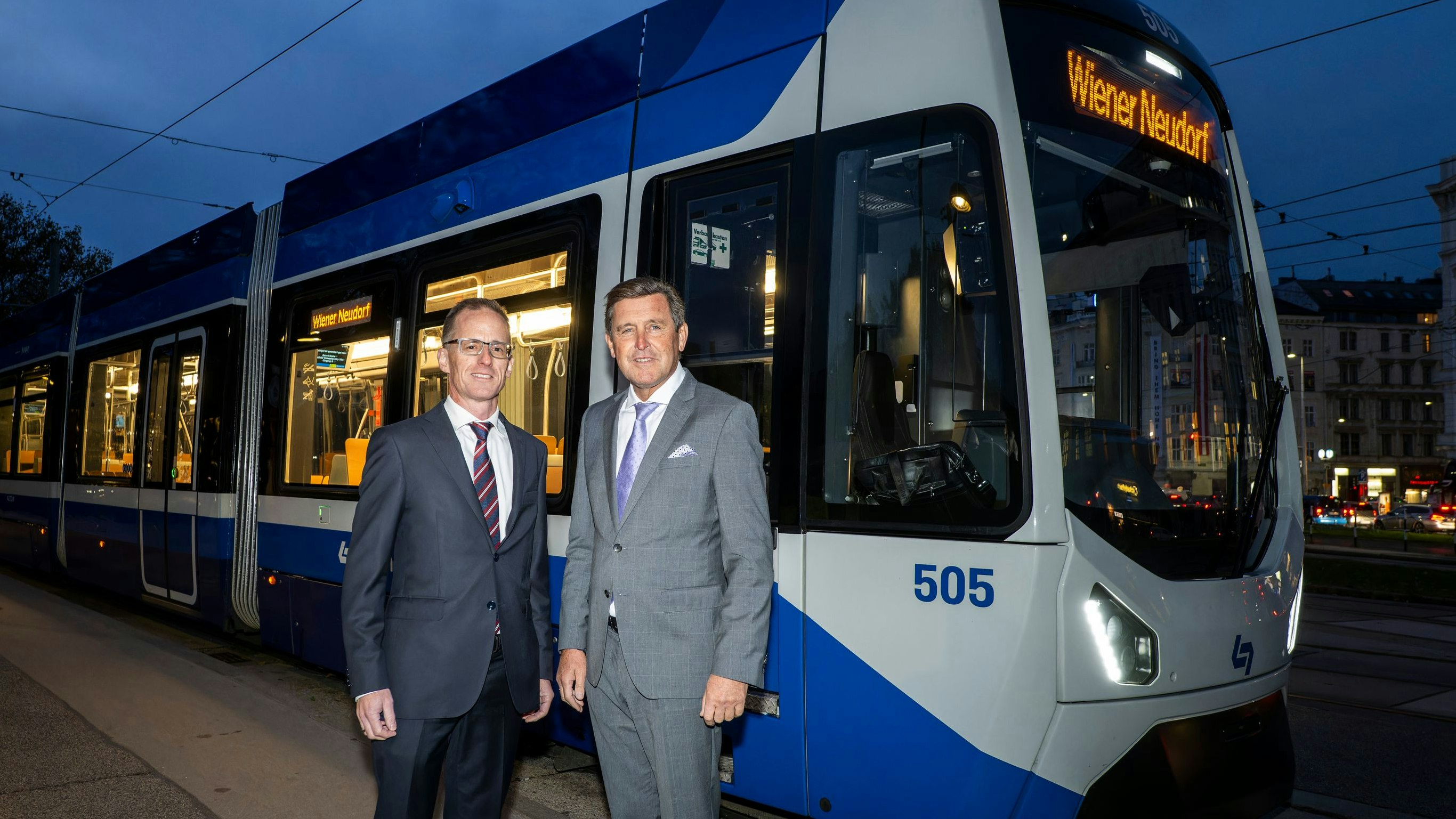 WLB 500er in Doppeltraktion; © FOTObyHOFER/Christian Hofer, 16.11.2023