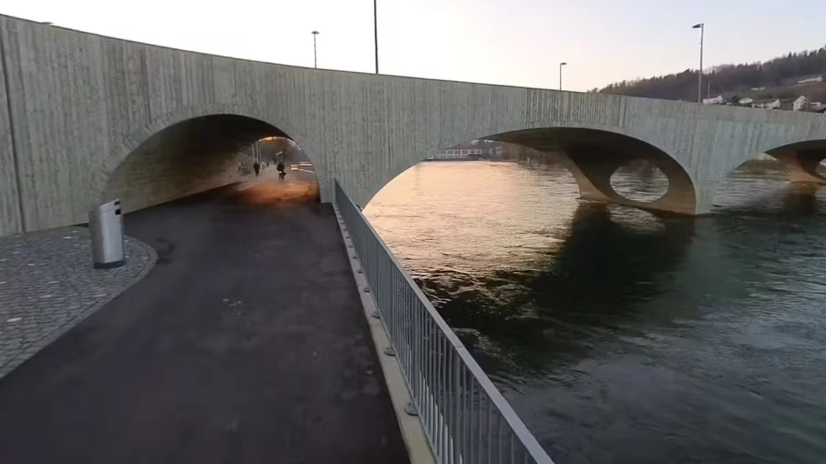 Der mutmaßliche Exhibitionist war an der Aare unterwegs.