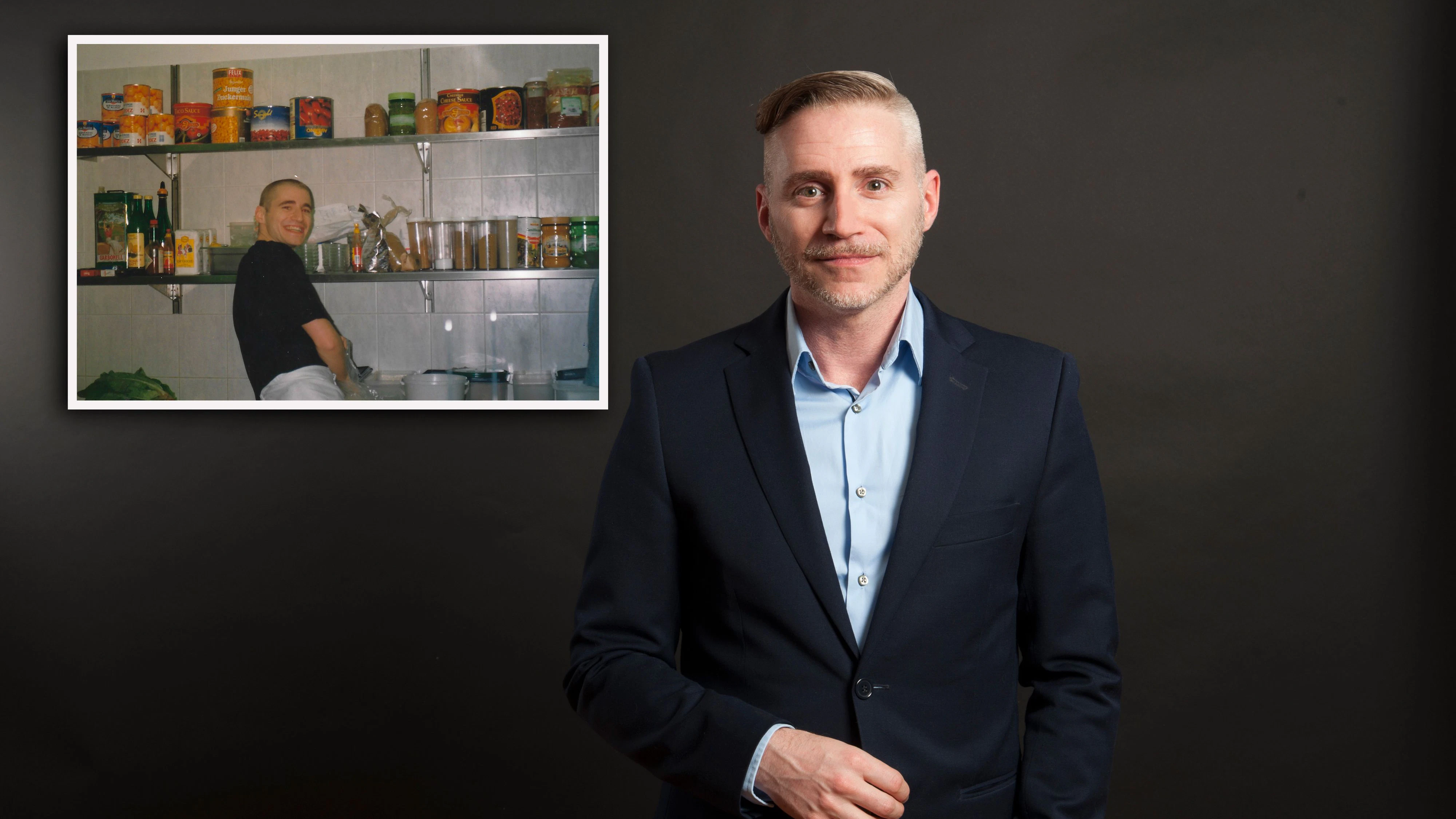 Michael W. wurde als 19-Jähriger (l.) kriminalisiert, weil er sich mit einem knapp 17-Jährigen traf. Nun bekommt er Entschädigung für das aufgehobene Urteil.