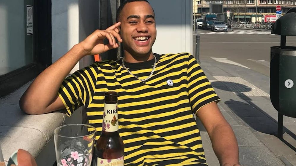 Selbstporträt Im Alter Von 26 Jahren Deutschrap-Szene unter Schock: ER starb mit 26 Jahren | Heute.at