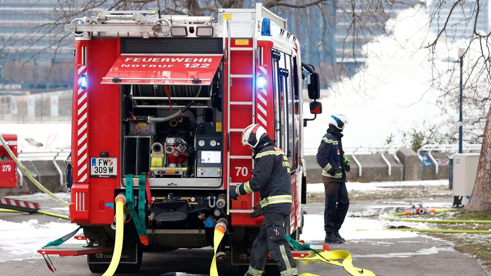 Frau legt Feuer in Asylheim – 160 Personen evakuiert