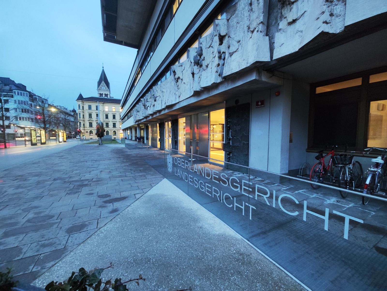 Der Angeklagte muss sich am Landesgericht Innsbruck verantworten.