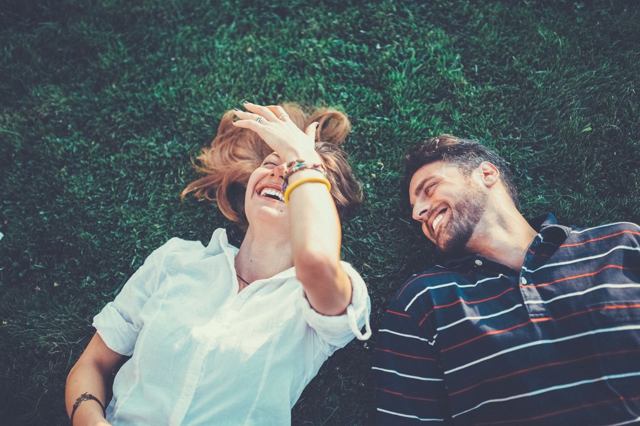 Treffen sich zwei Blicke, kann durchaus Liebe daraus werden.