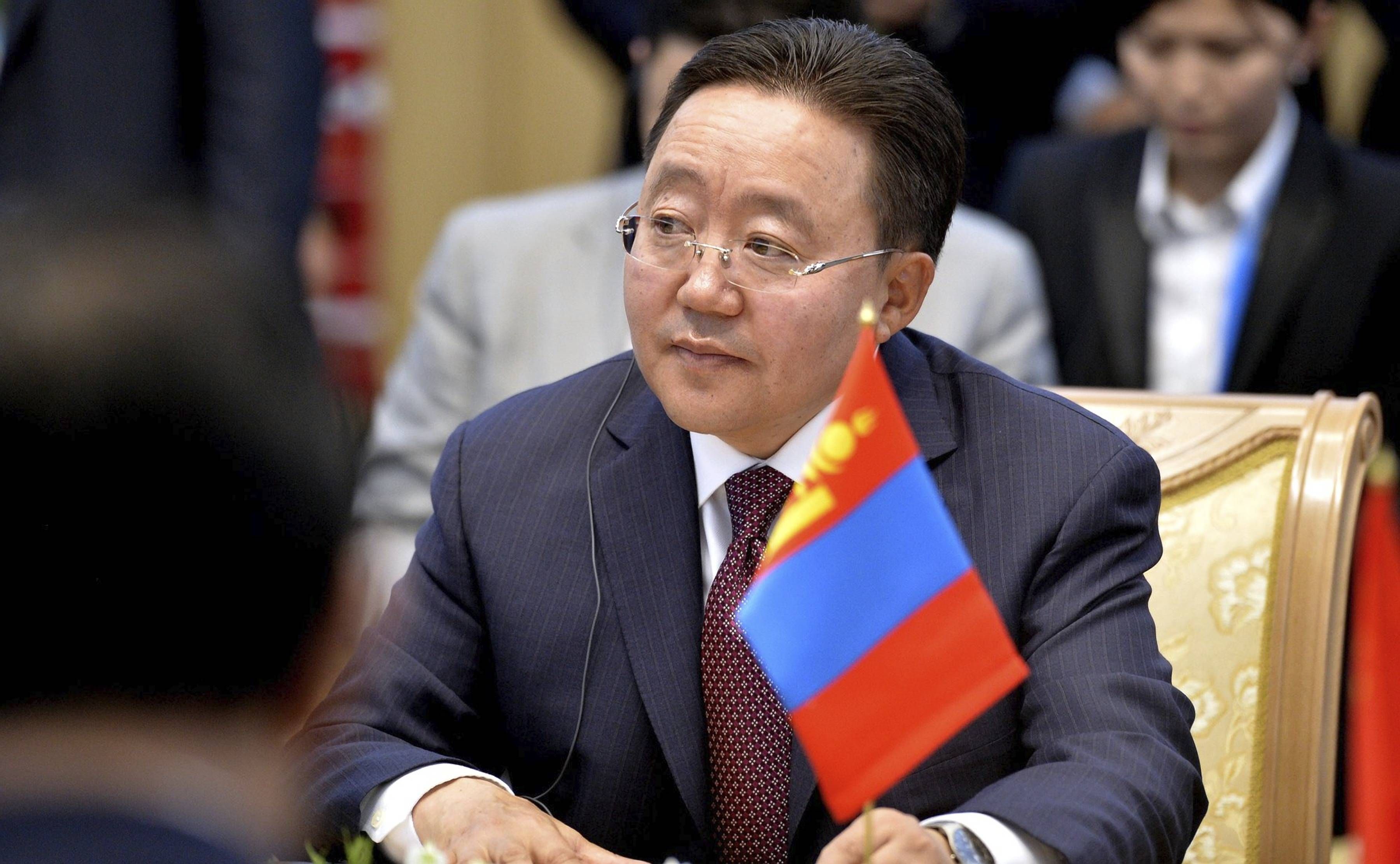 Nachdem Tsachiagiin Elbegdordsch (Archivbild) von den Theorien Putins zum Anspruch Russlands an der Ukraine gehört hatte, veröffentlichte er auf X, ehemals Twitter, ebenfalls Weltkarten – des gigantischen Mongolenreichs.