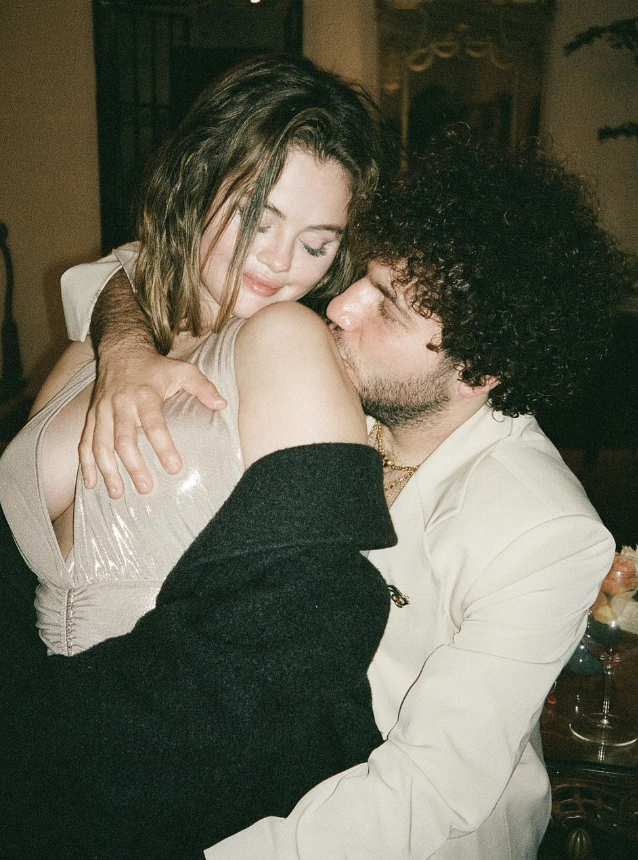 Benny Blanco hat seine Freundin Selena Gomez fest im Griff.